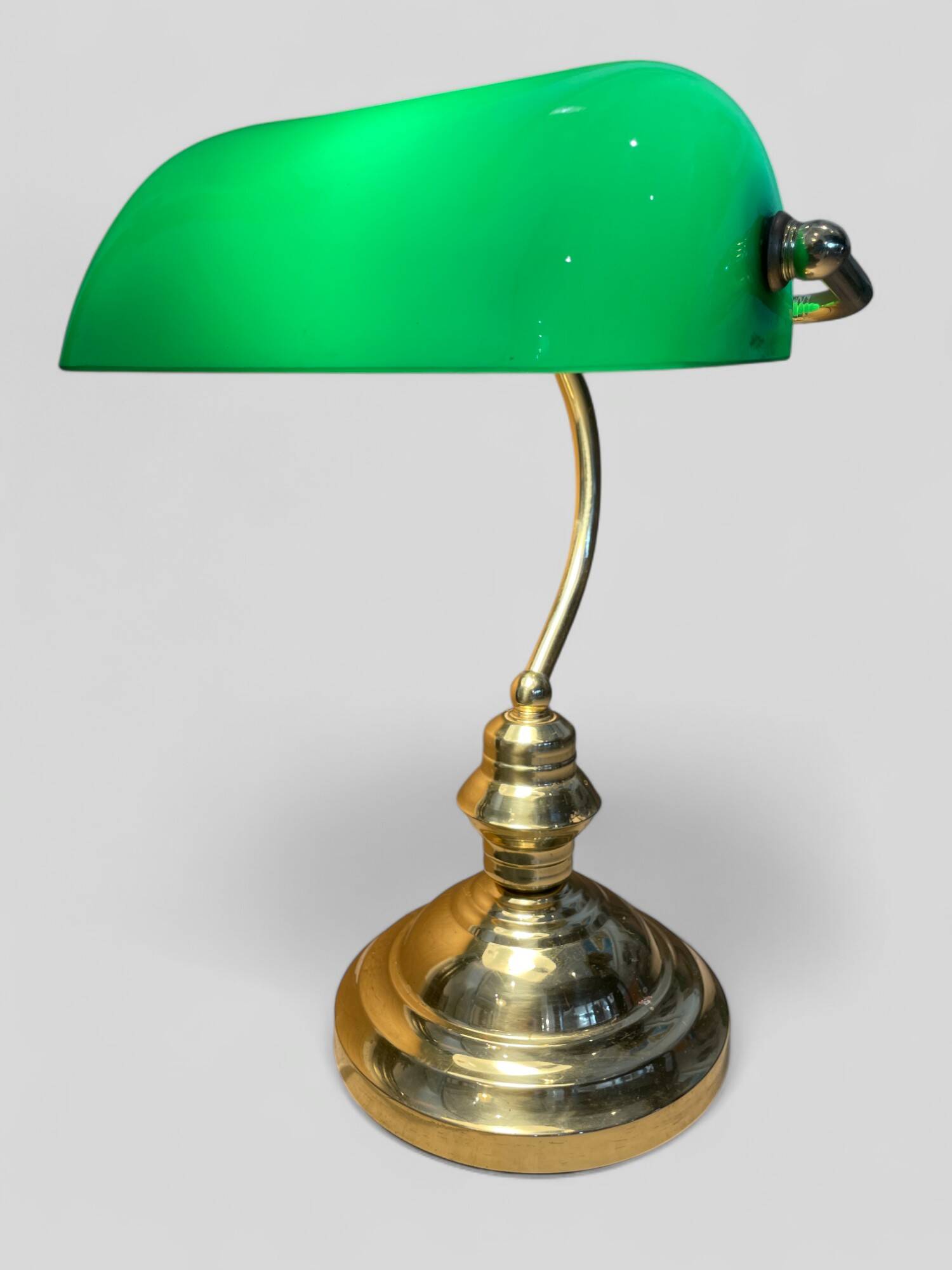 Notary and banker's lamp in green opaline