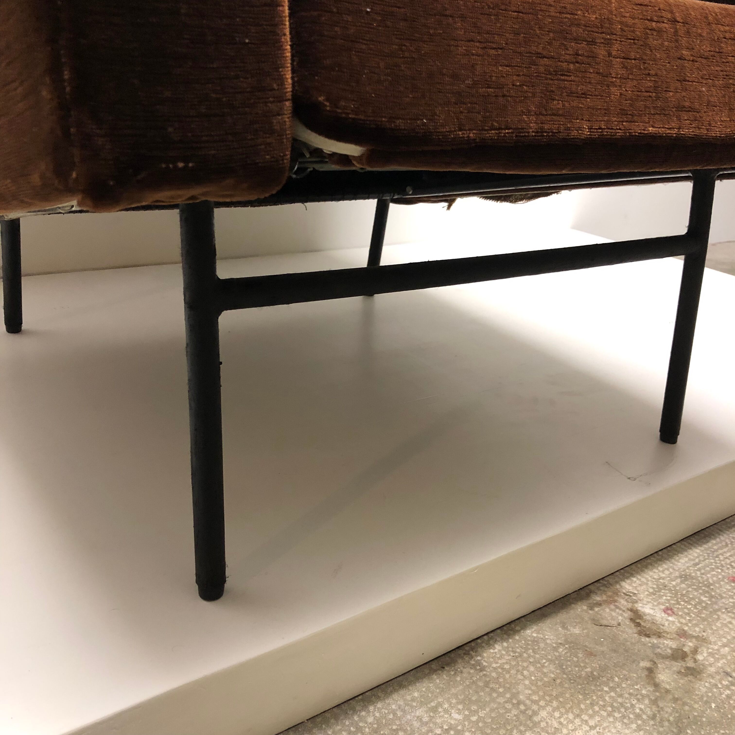 Armchair G10 Pierre Guariche 1954