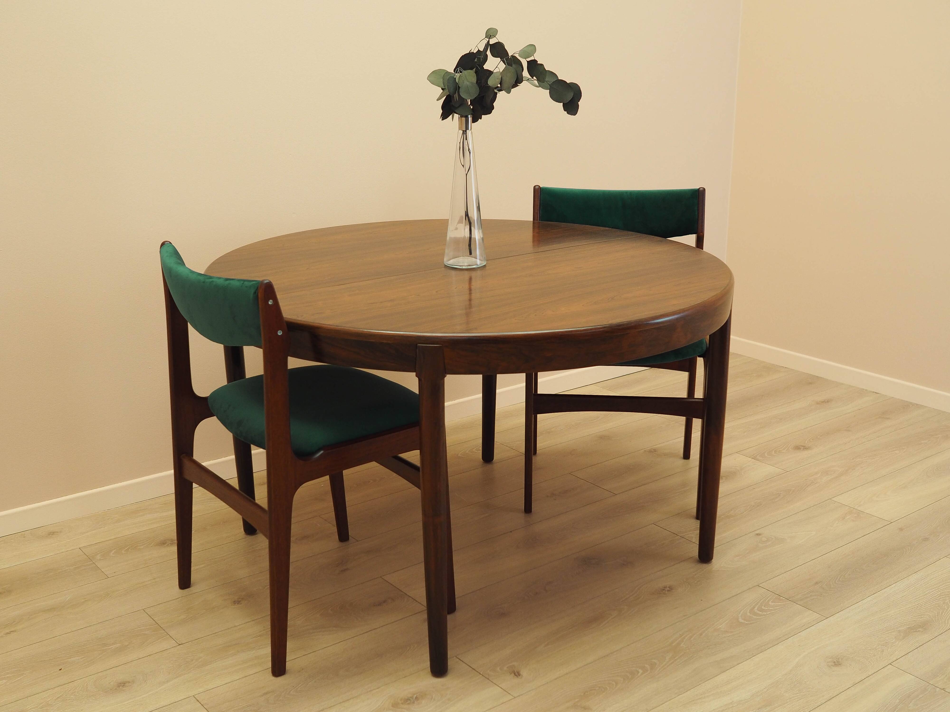 Round rosewood table, Danish design, 1960s, designer: Harry Østergaard, man