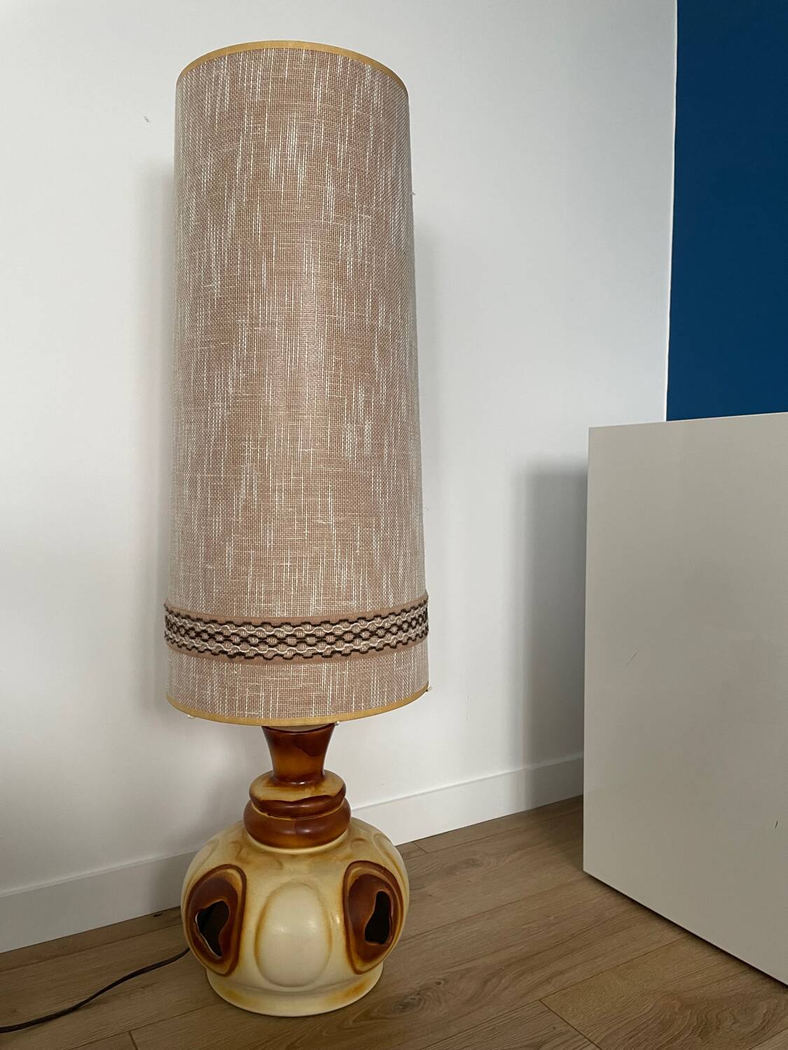 Large ceramic lamp