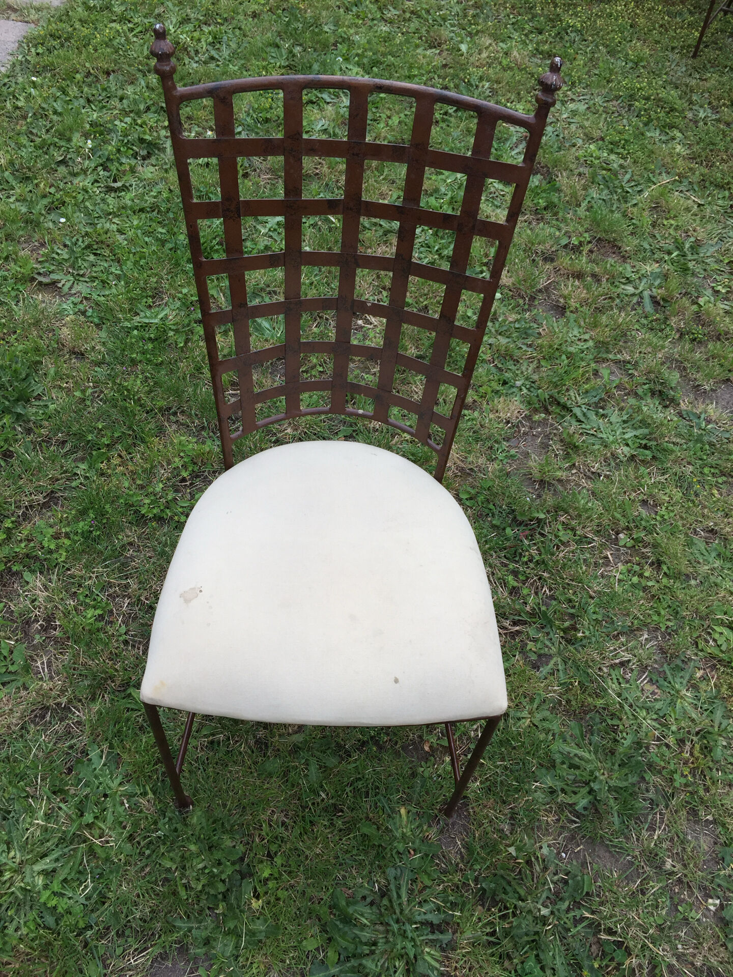 Set of 4 wrought iron chairs