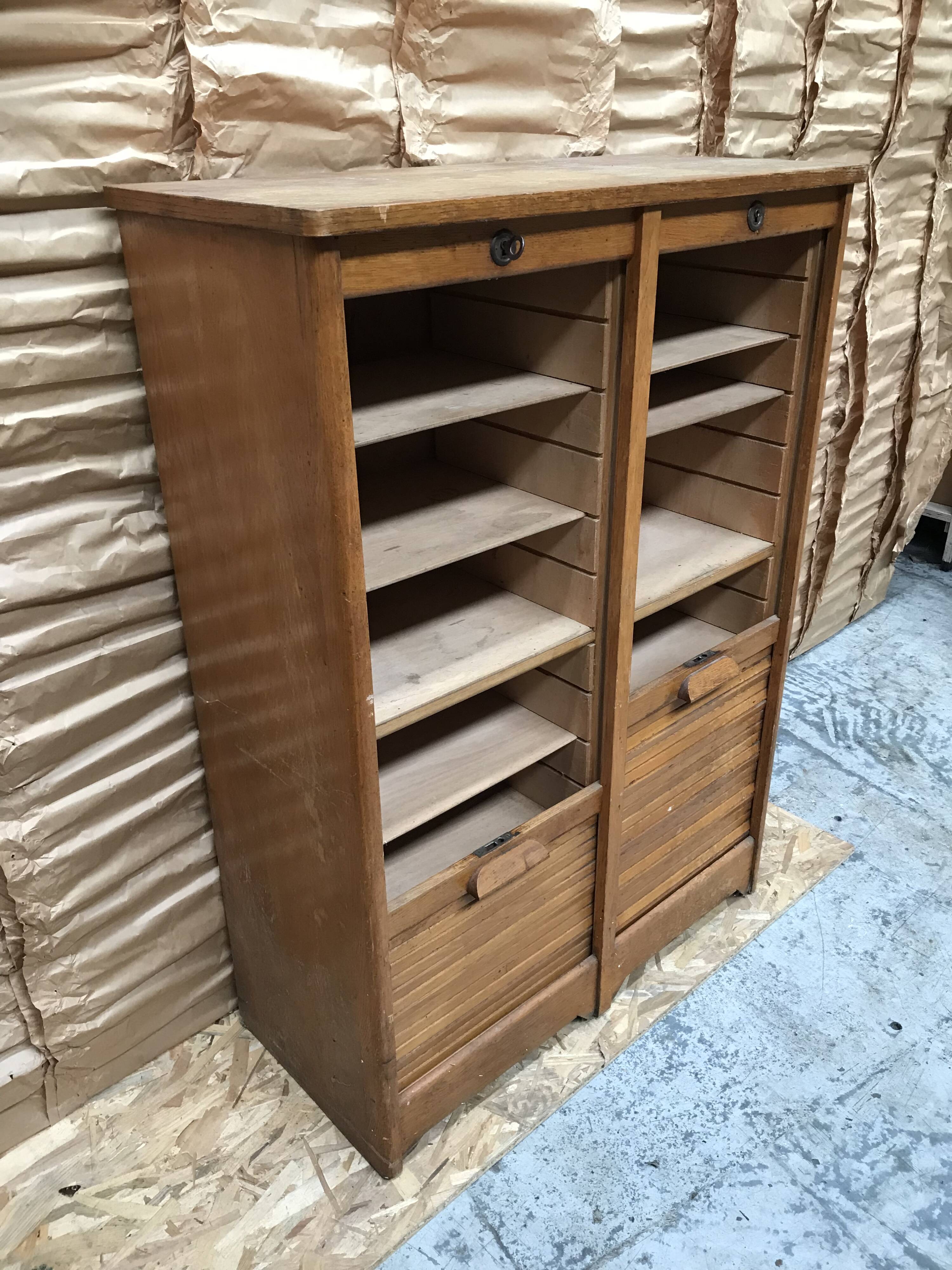 Curtain filing cabinet