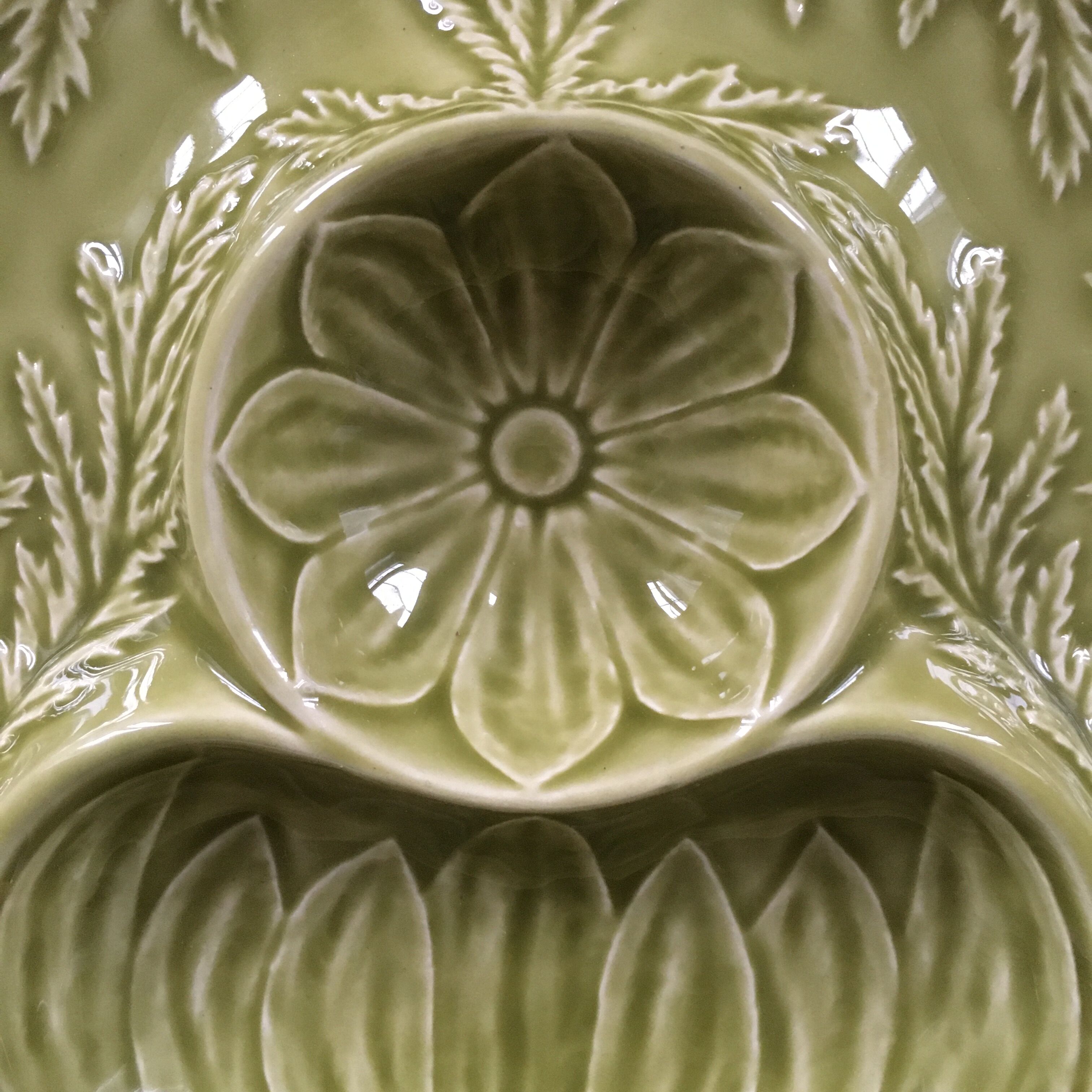 Appetizer serving dish for barbotine