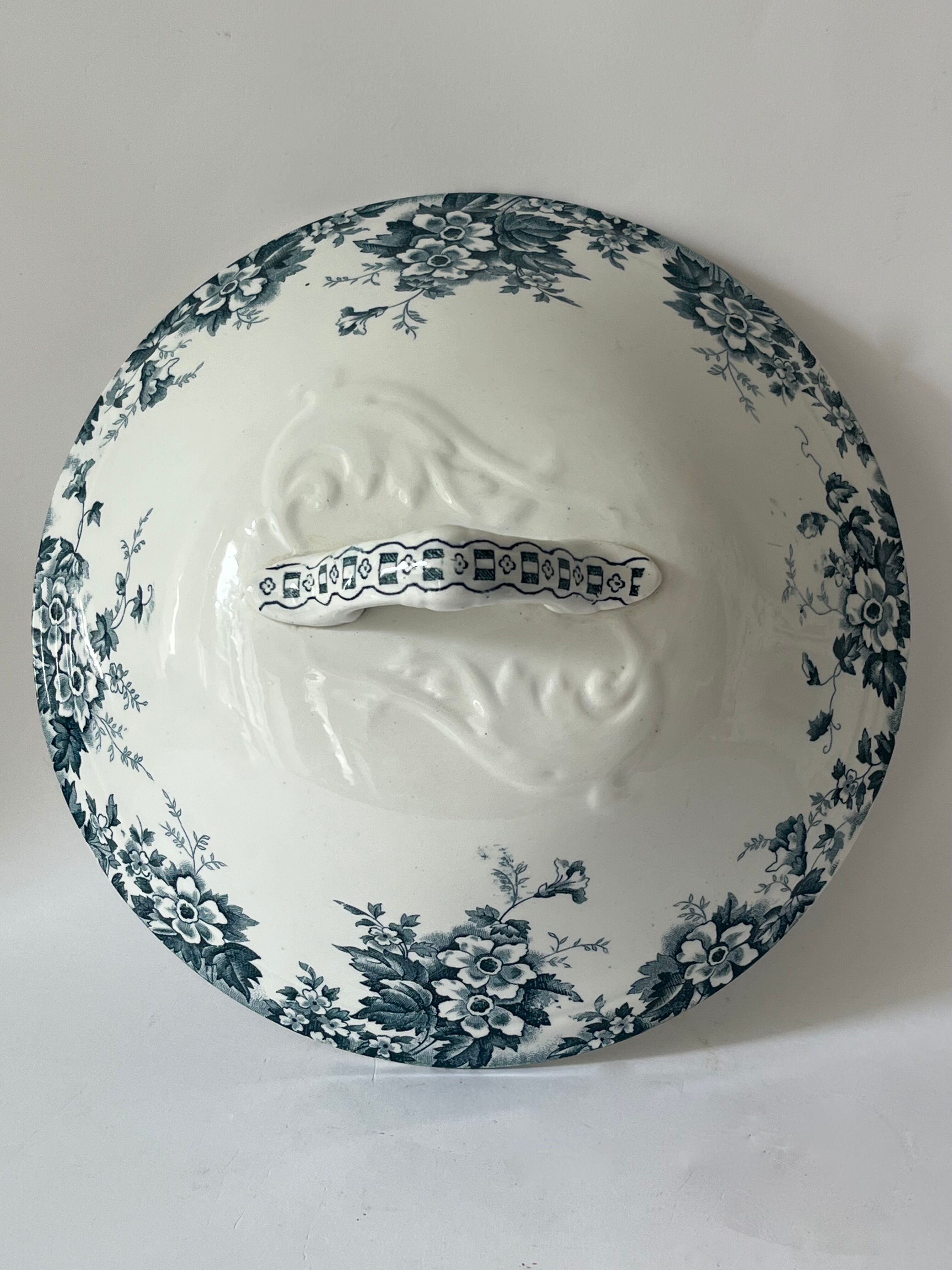 Soupière Saint Amand et Hamage - Service Marie-Louise