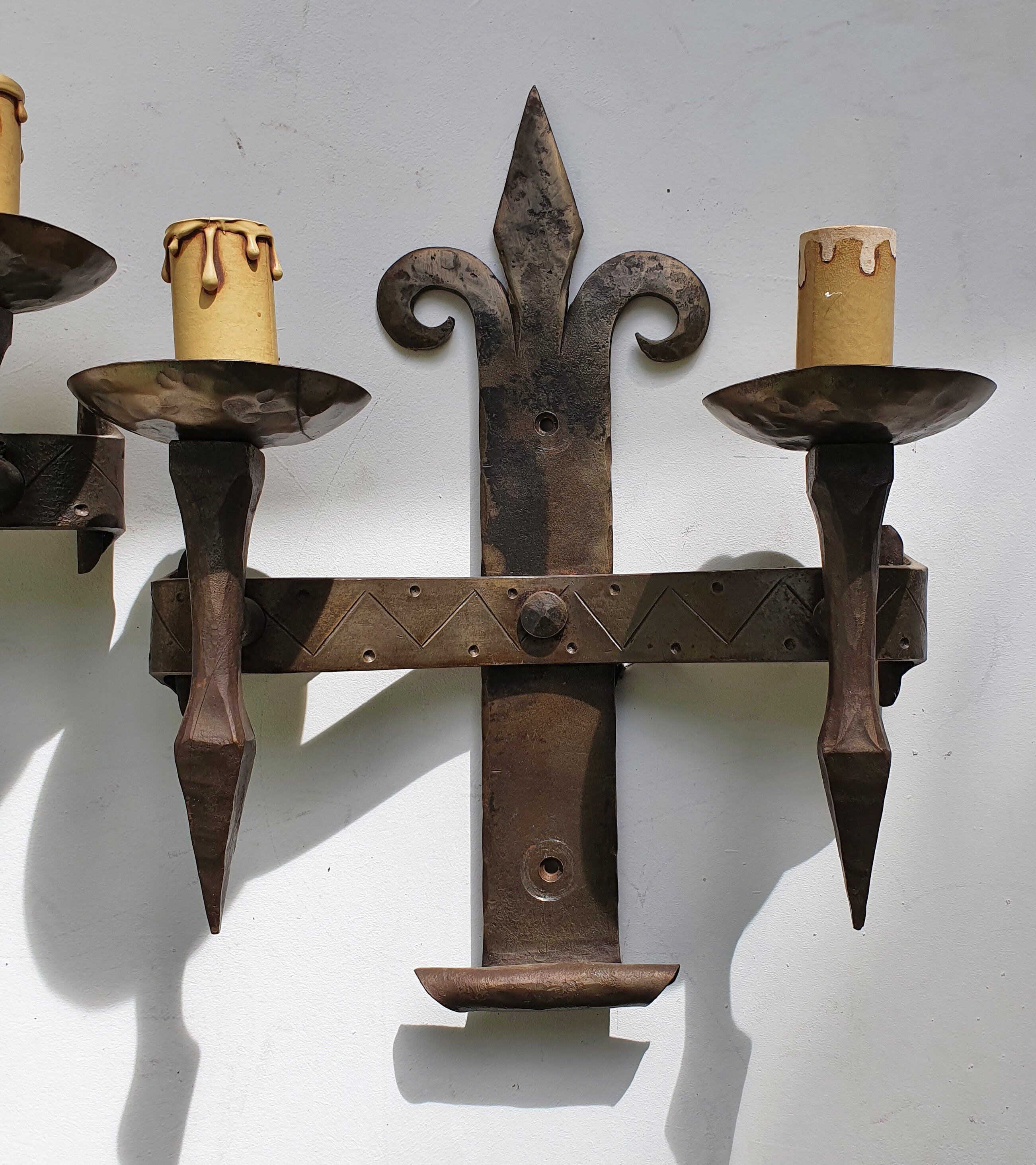 Duo of wrought iron wall lamps Atelier Marolles