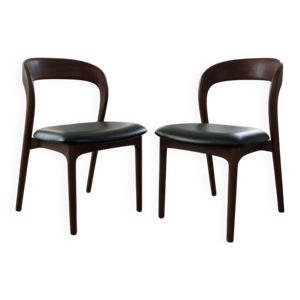 2 chaises en bois massif