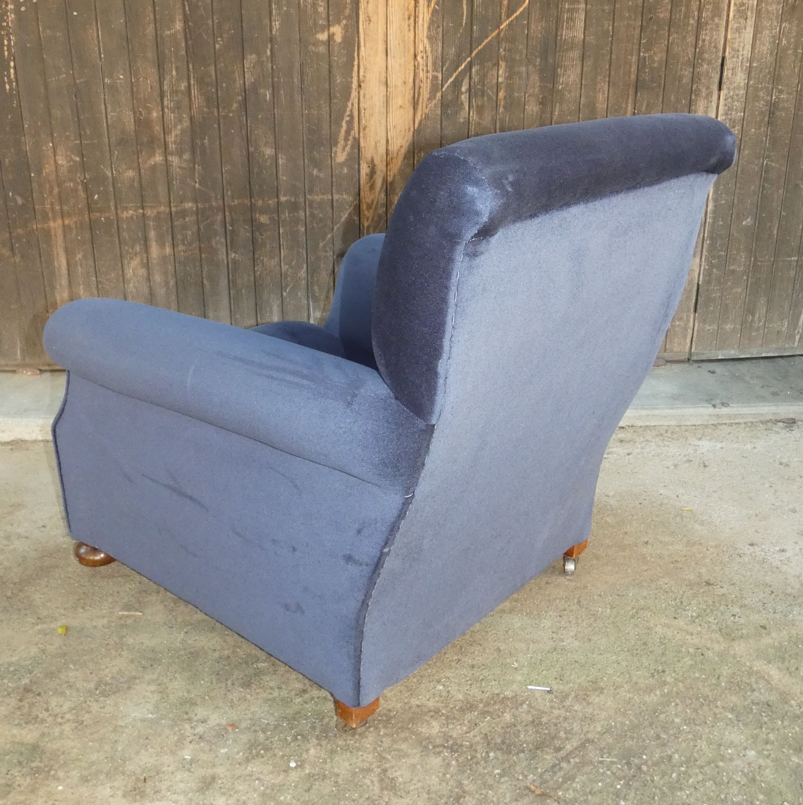 Club art deco blue armchair