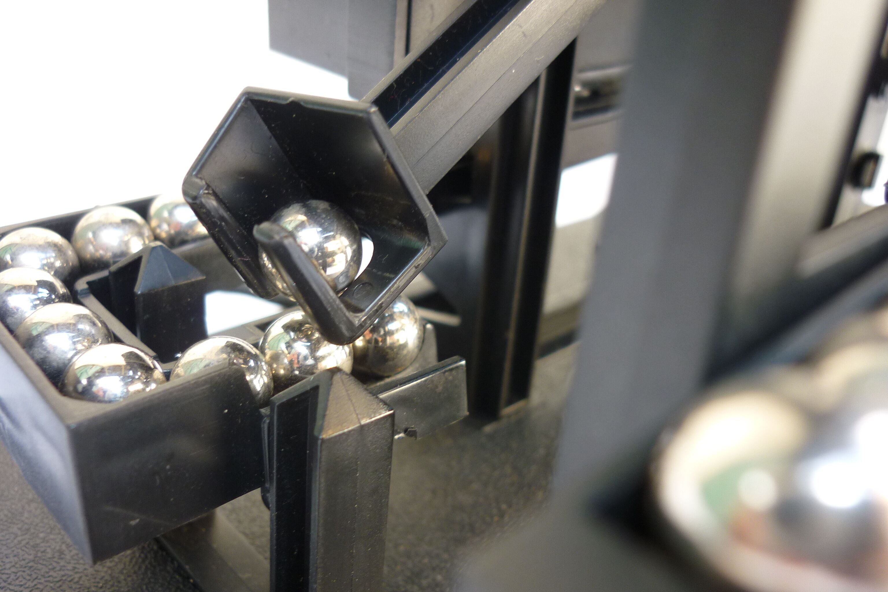 Roll-o-clock Ball Clock-Mattel - 1983