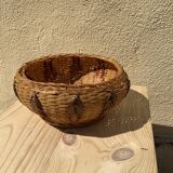 Braided wicker basket with vintage pattern