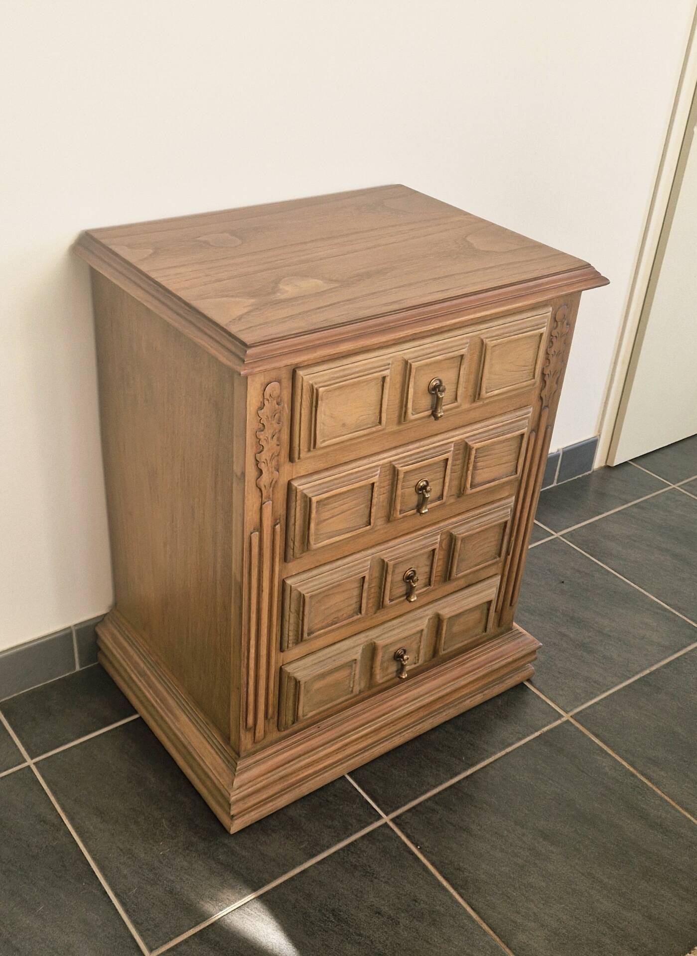 Oak and pine chest of drawers, 1950s.