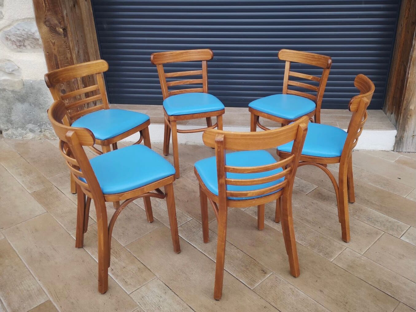 Lot de 24 chaises de bistrot restaurant vintage