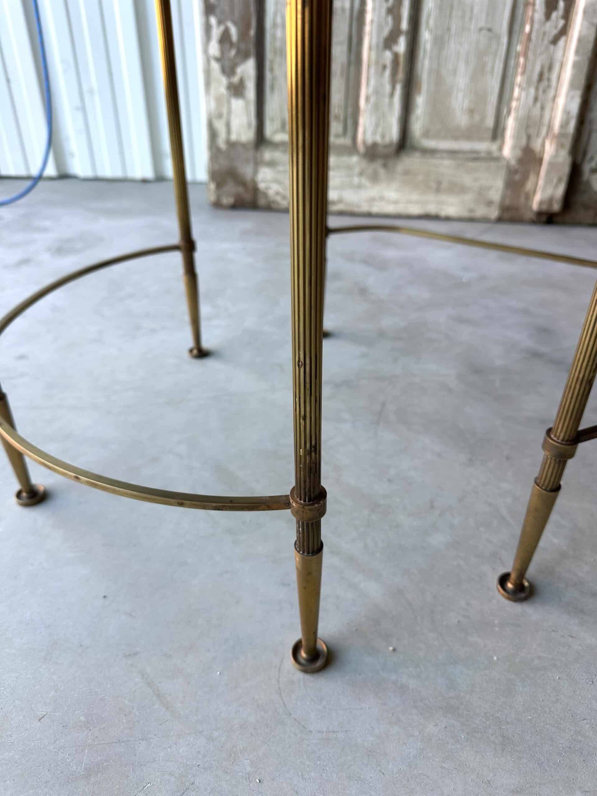 Tripartite coffee table attributed to Maison Baguès.