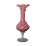 Vase en opaline rose