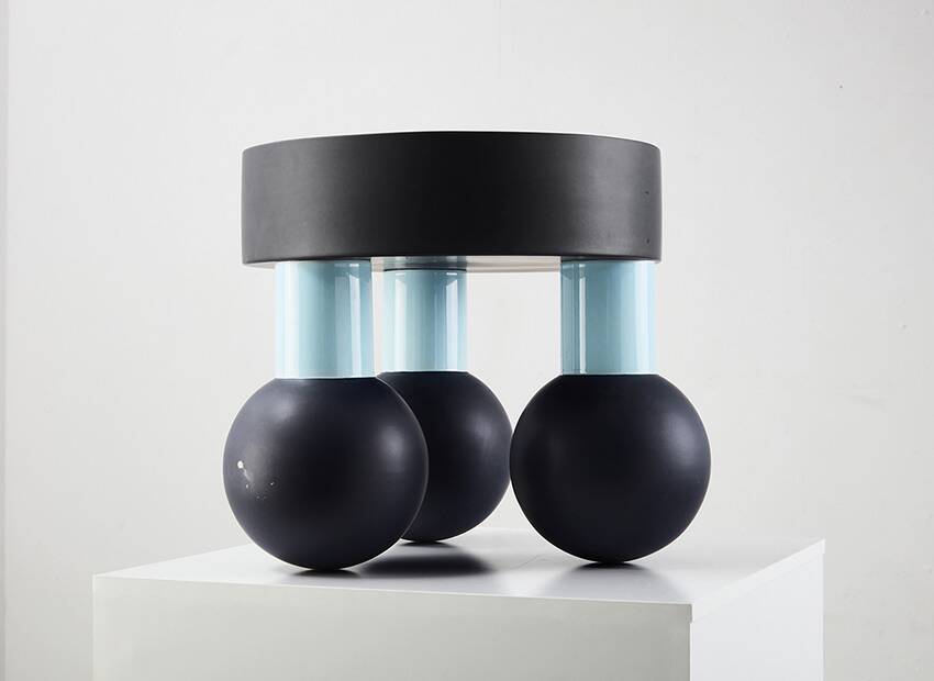 Centre de table / bol en céramique 'Tarzan' par Ettore Sottsass pour Cor Unum 1999