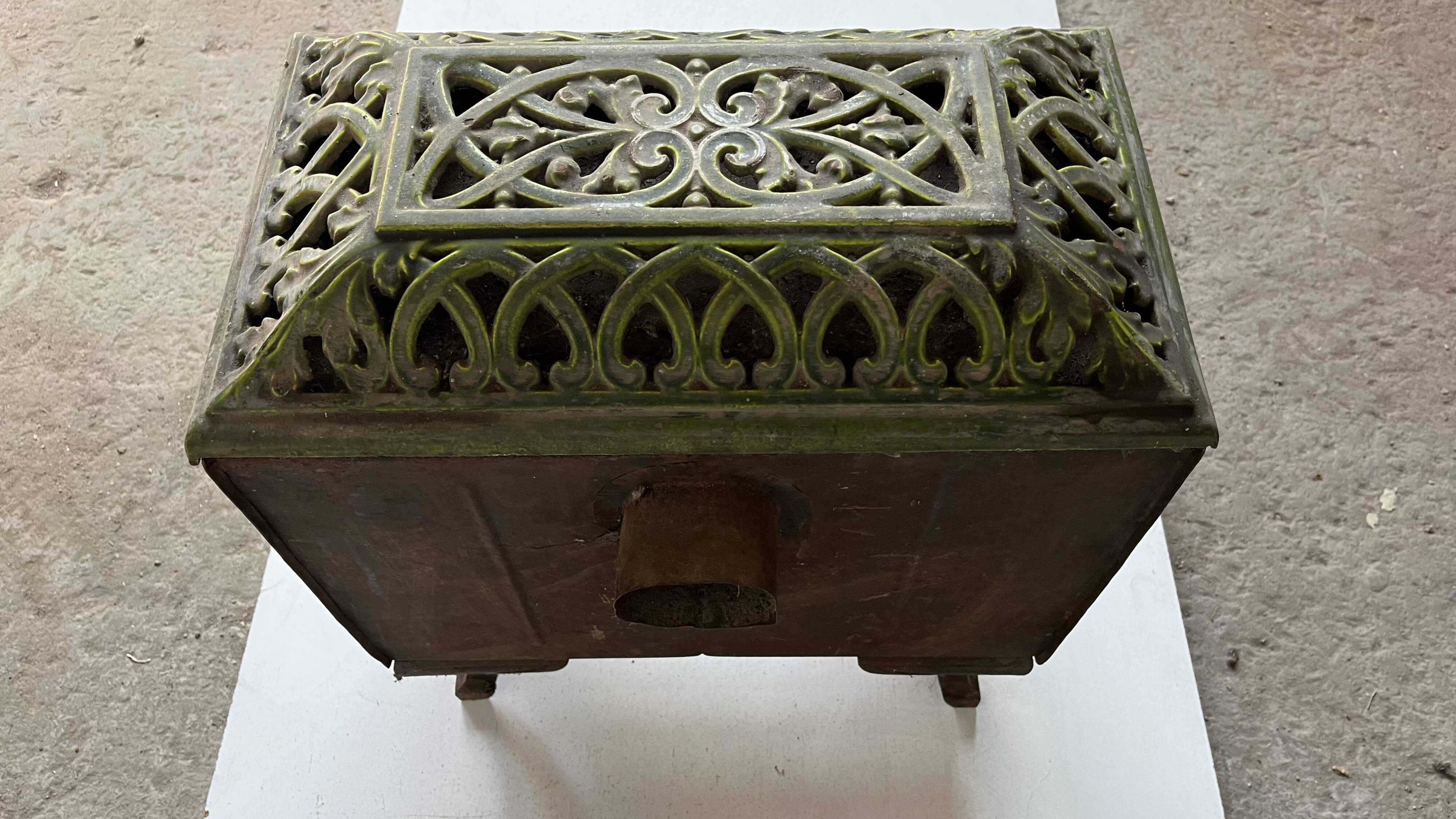 Mirus old enameled cast iron wood stove