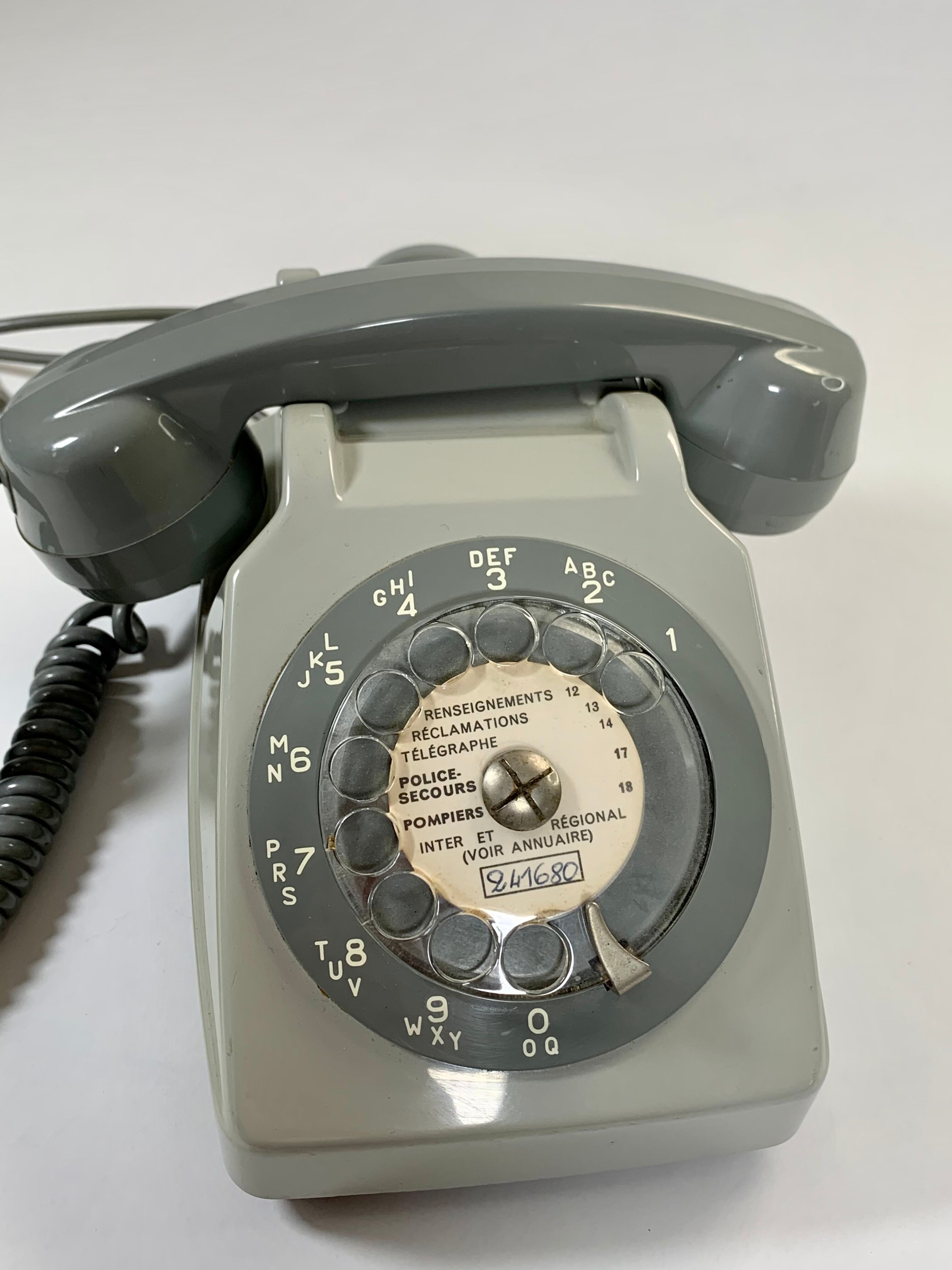 Téléphone de bureau vintage de marque Ericsson années 1960