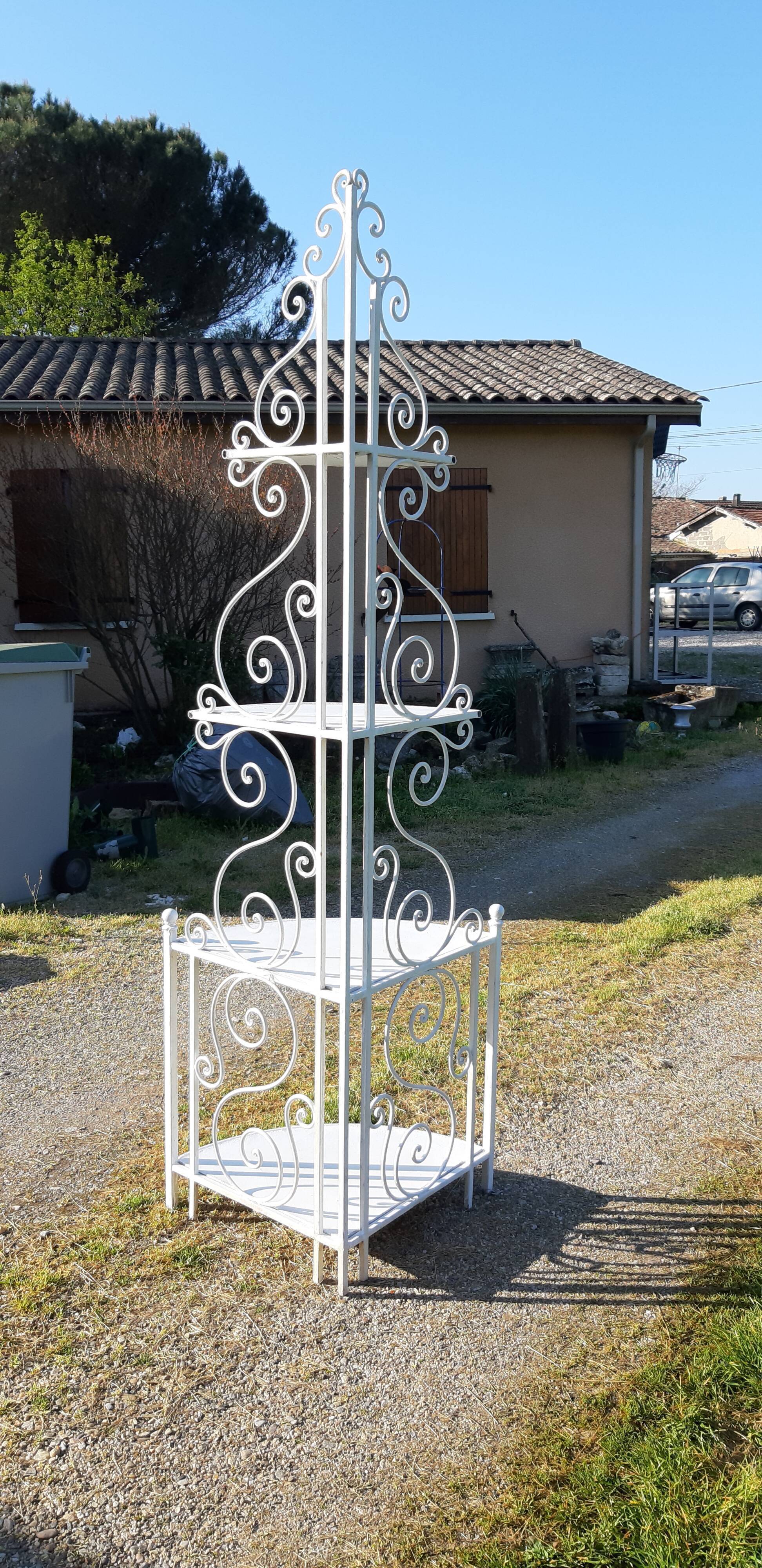 Wrought iron garden corner corner 1900