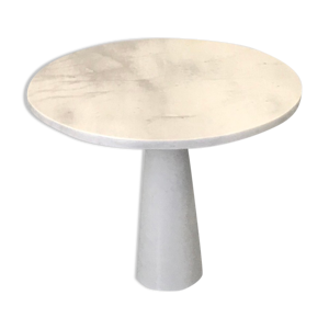 Table en marbre blanc,