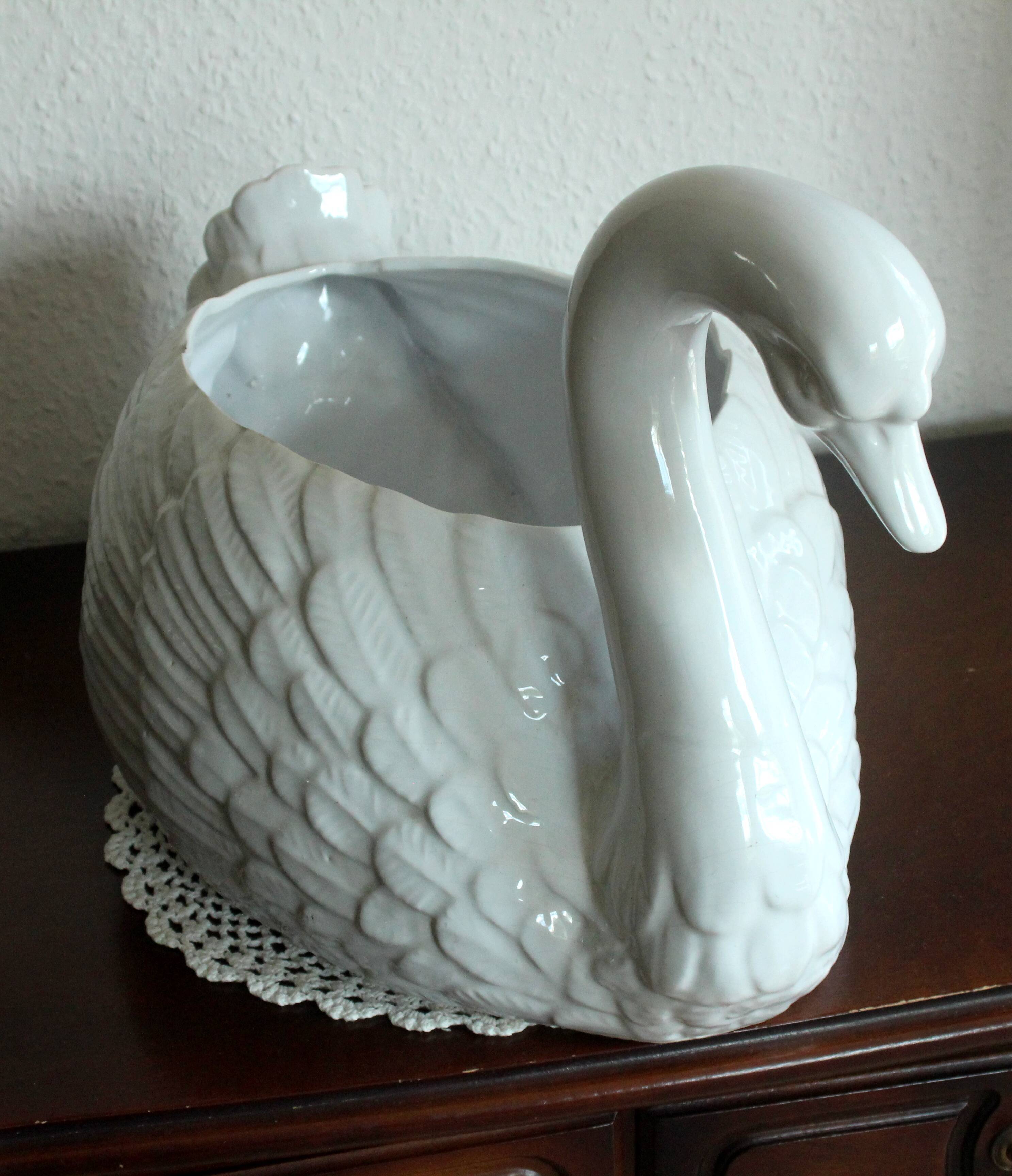 XL white ceramic swan planter - Vintage