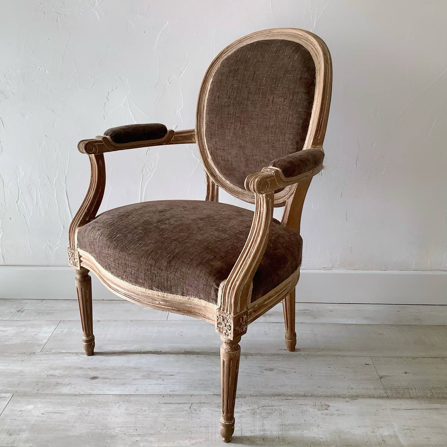 Louis XVI armchair with medallion back