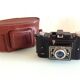 Appareil photo argentique Ultra Fex avec étui en cuir années 60
