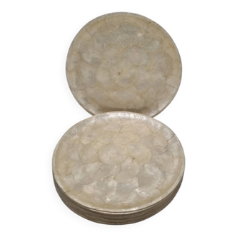 Set of mother-of-pearl plates
