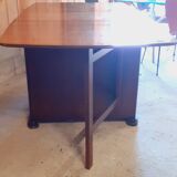 Gateleg table.