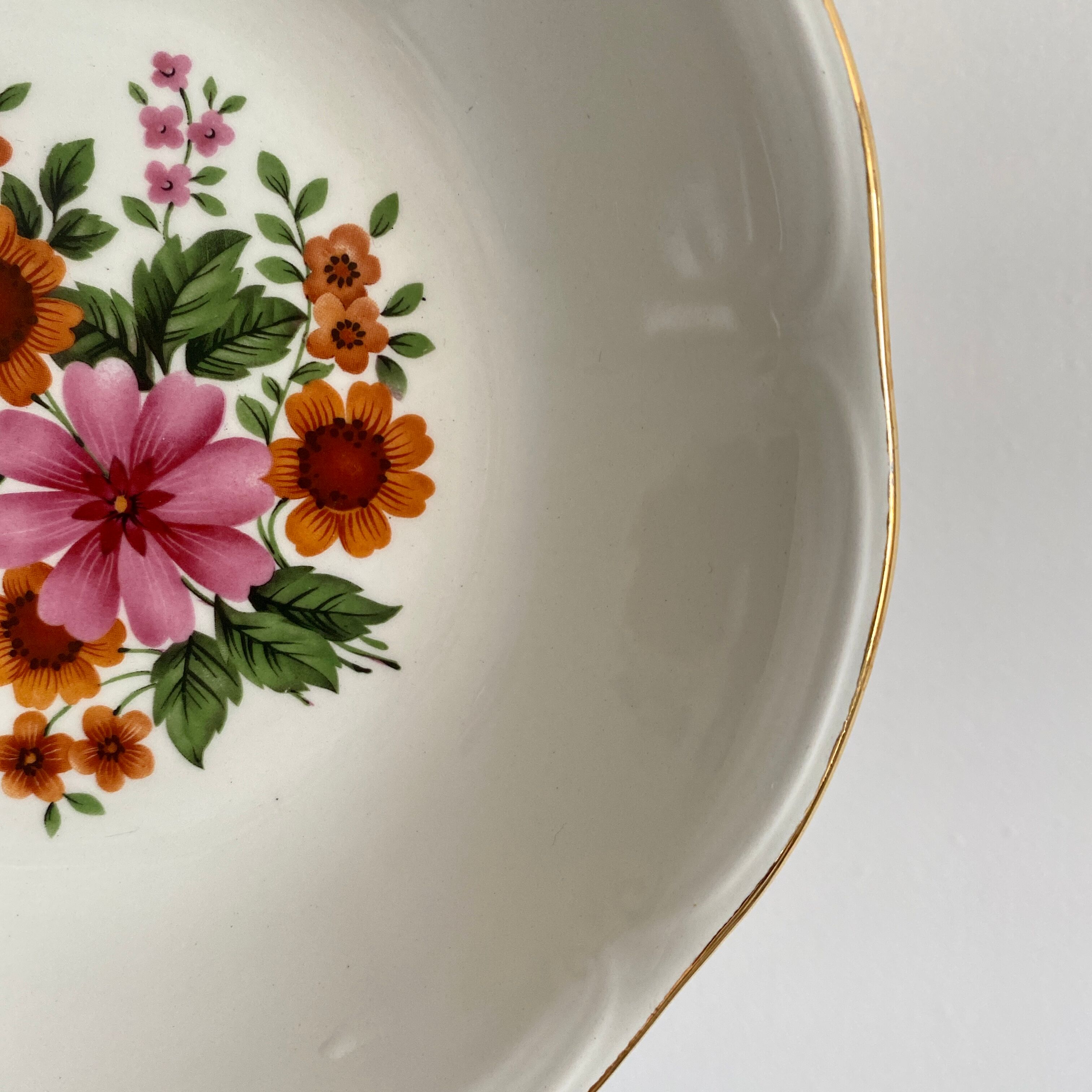 Batch of vintage Hollow Plates Gien