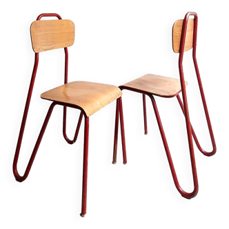 Rare paire de chaises en métal tubulaire rouge et bois  Vintage 1960