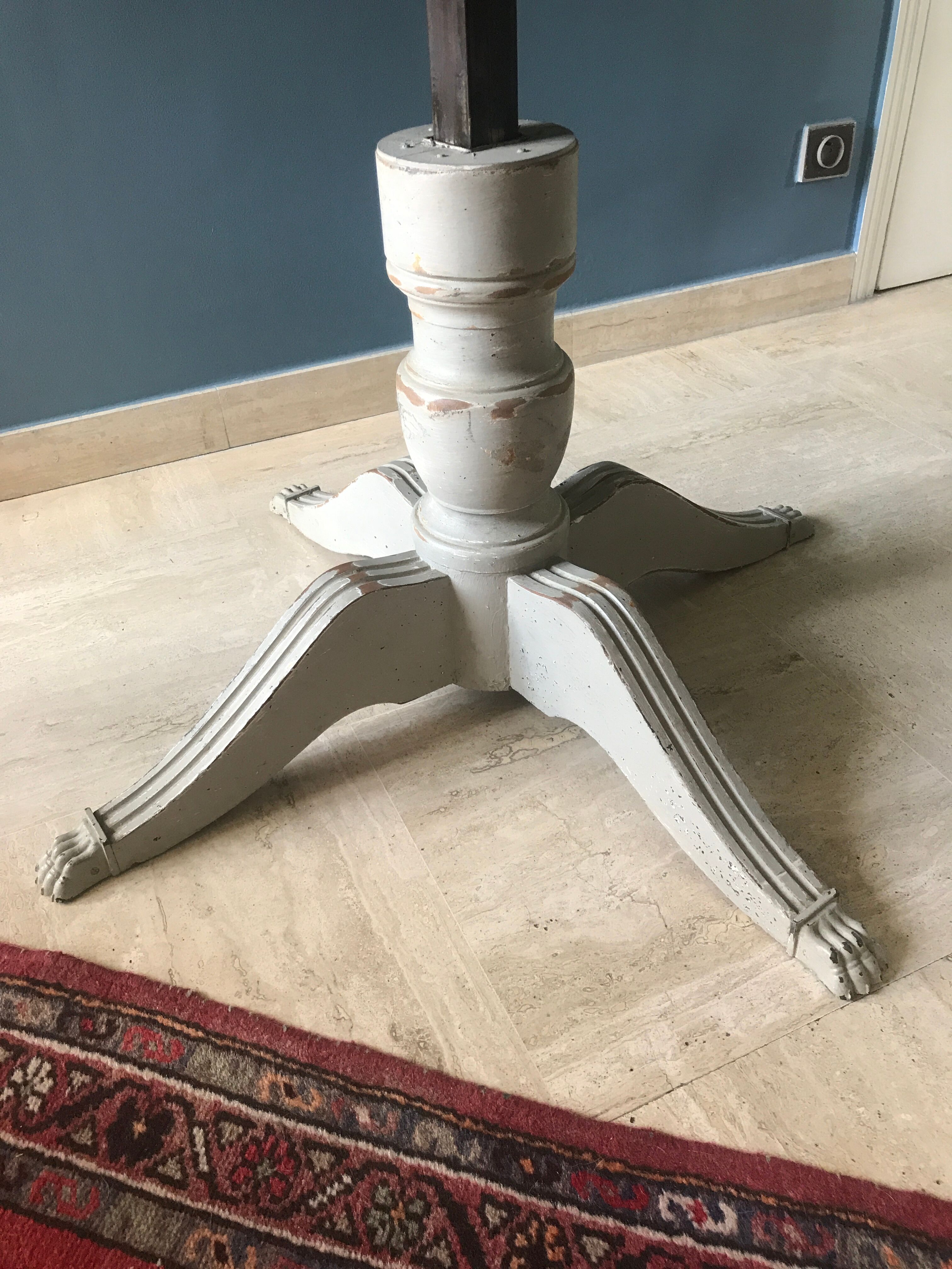 Old round dining table transformable central foot