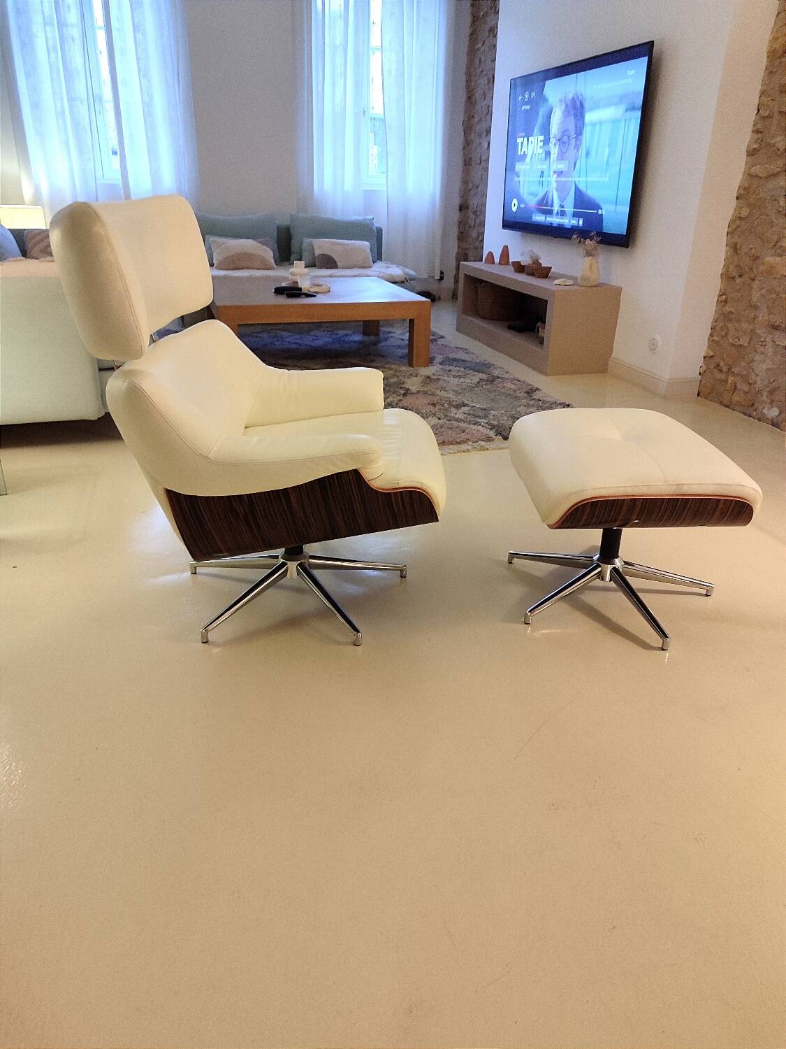 Lounge chair and ottoman