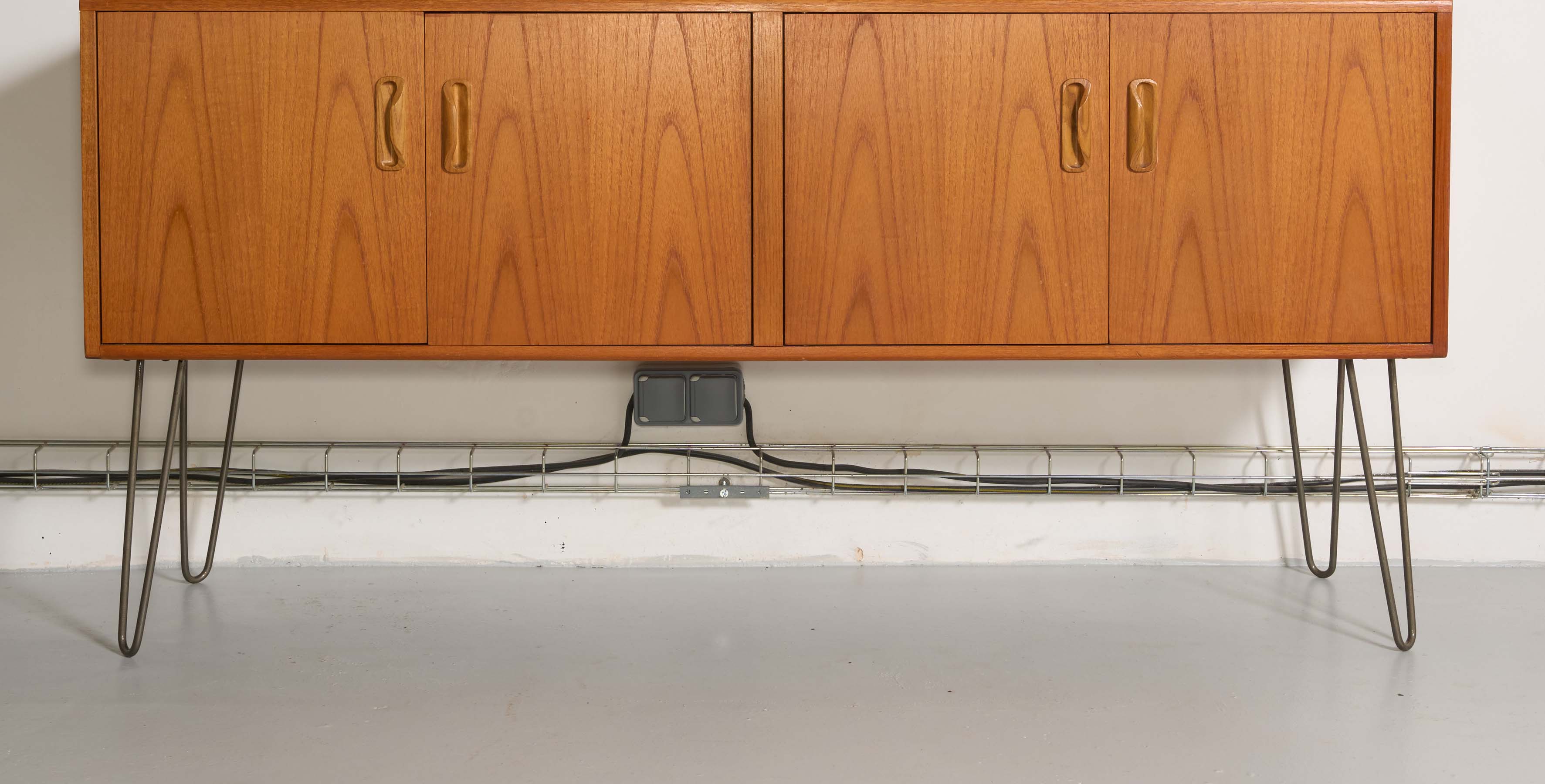 Sideboard G Vintage plan, metal feet, 162cm