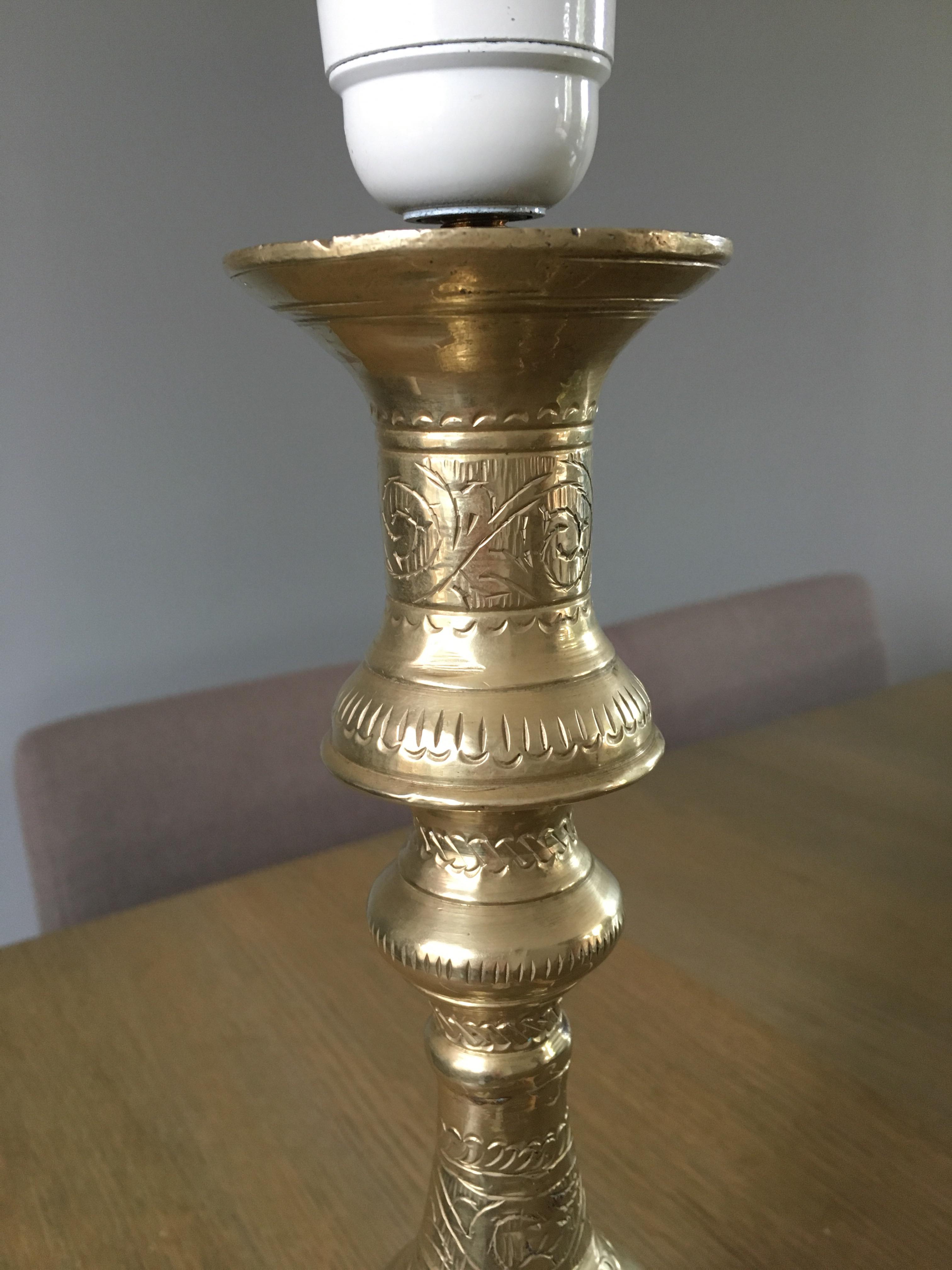 Table lamp in brass