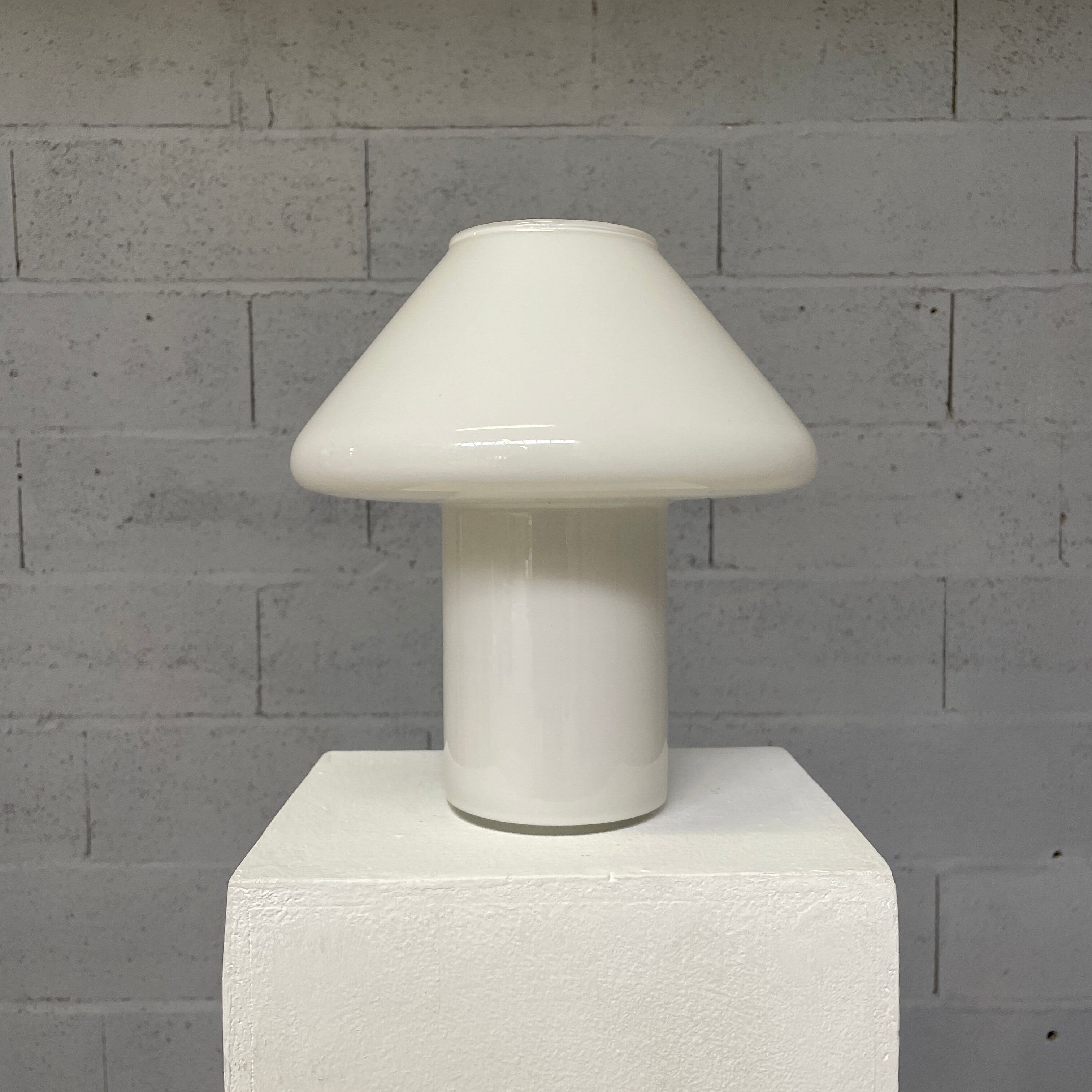 Glass lamp, Hala Zeist