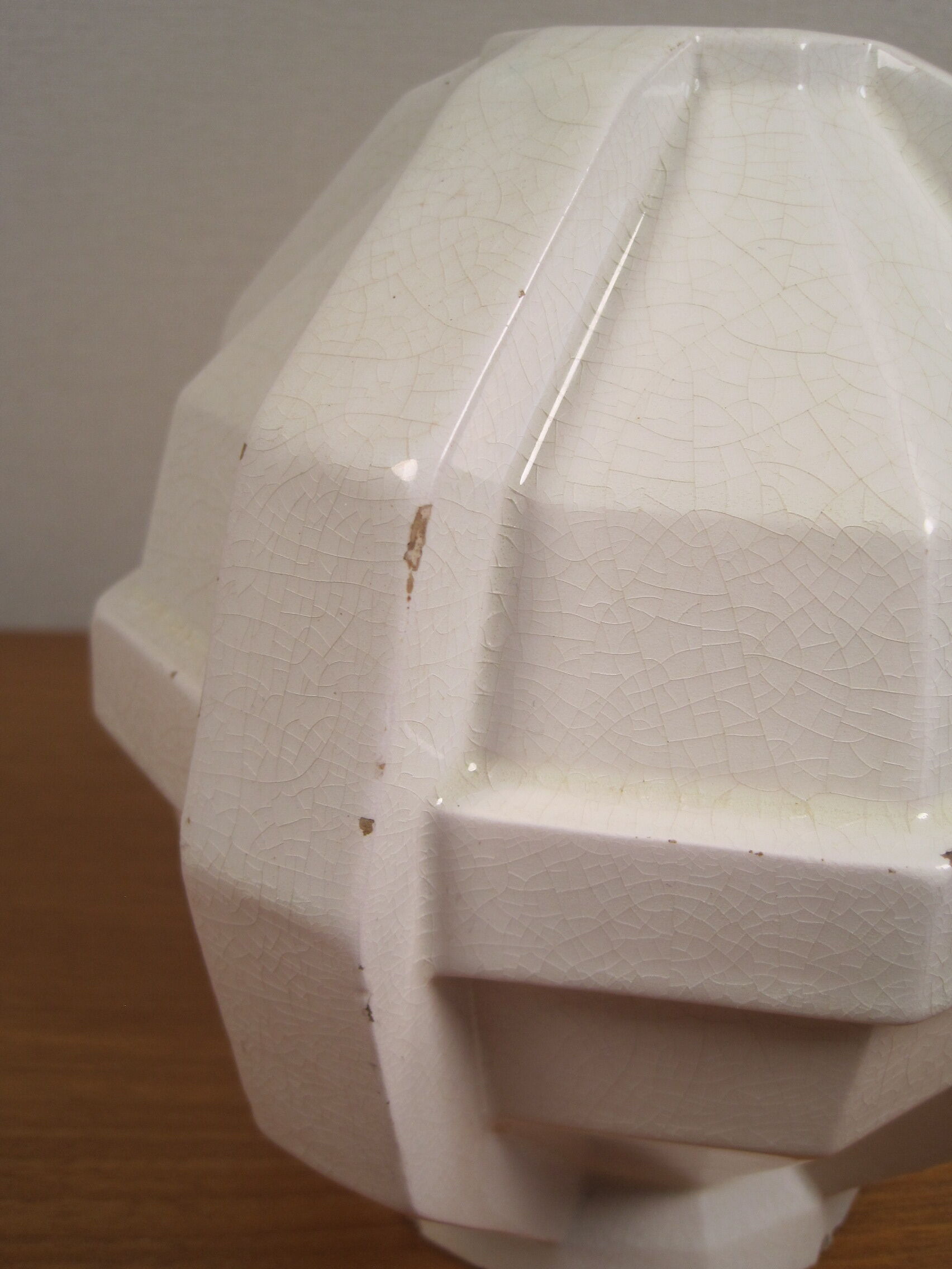 Modernist art deco ball vase in ecru white cracked glazed earthenware, signed saint clement n° 778