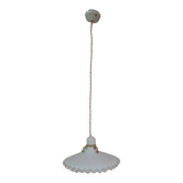 Suspension en opaline dentelée