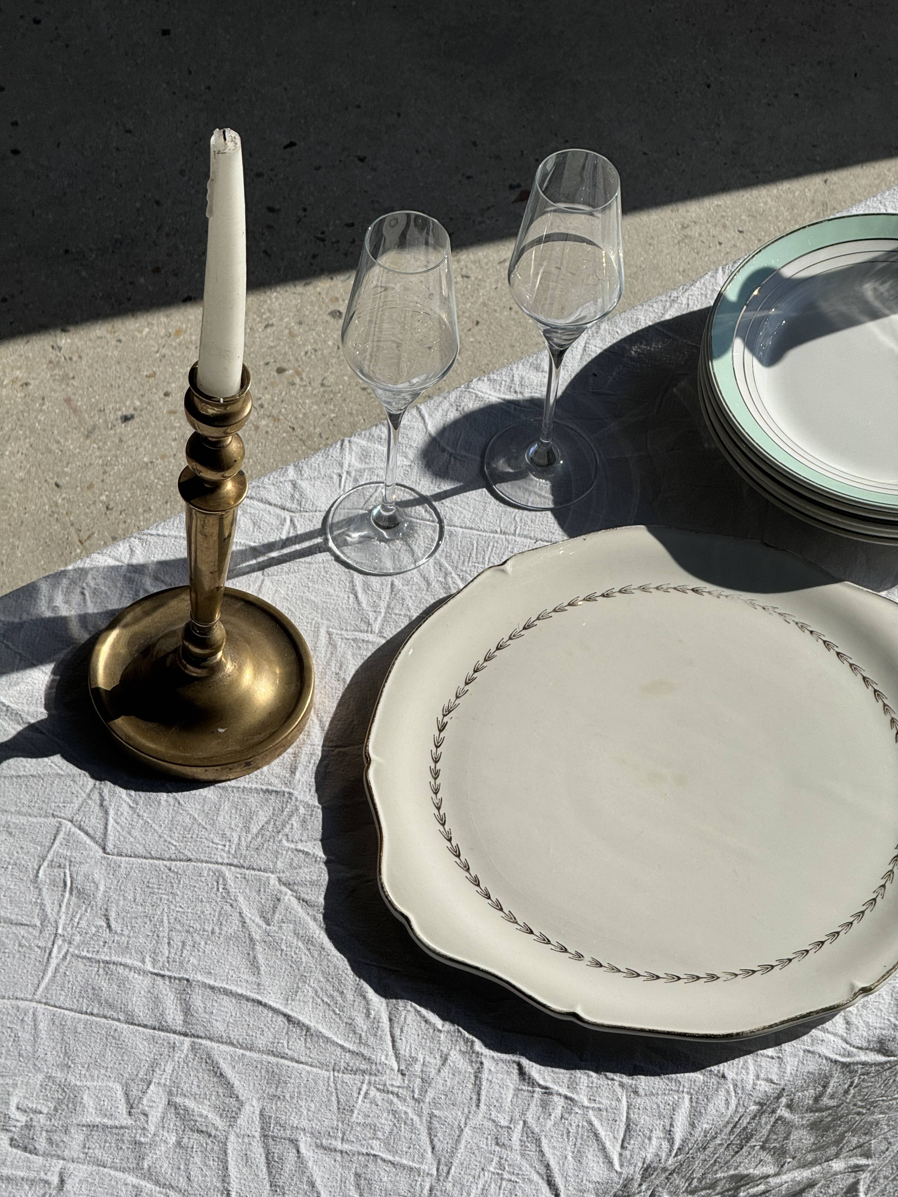 Large earthenware tart dish from Gien Quimper with a golden rim D35