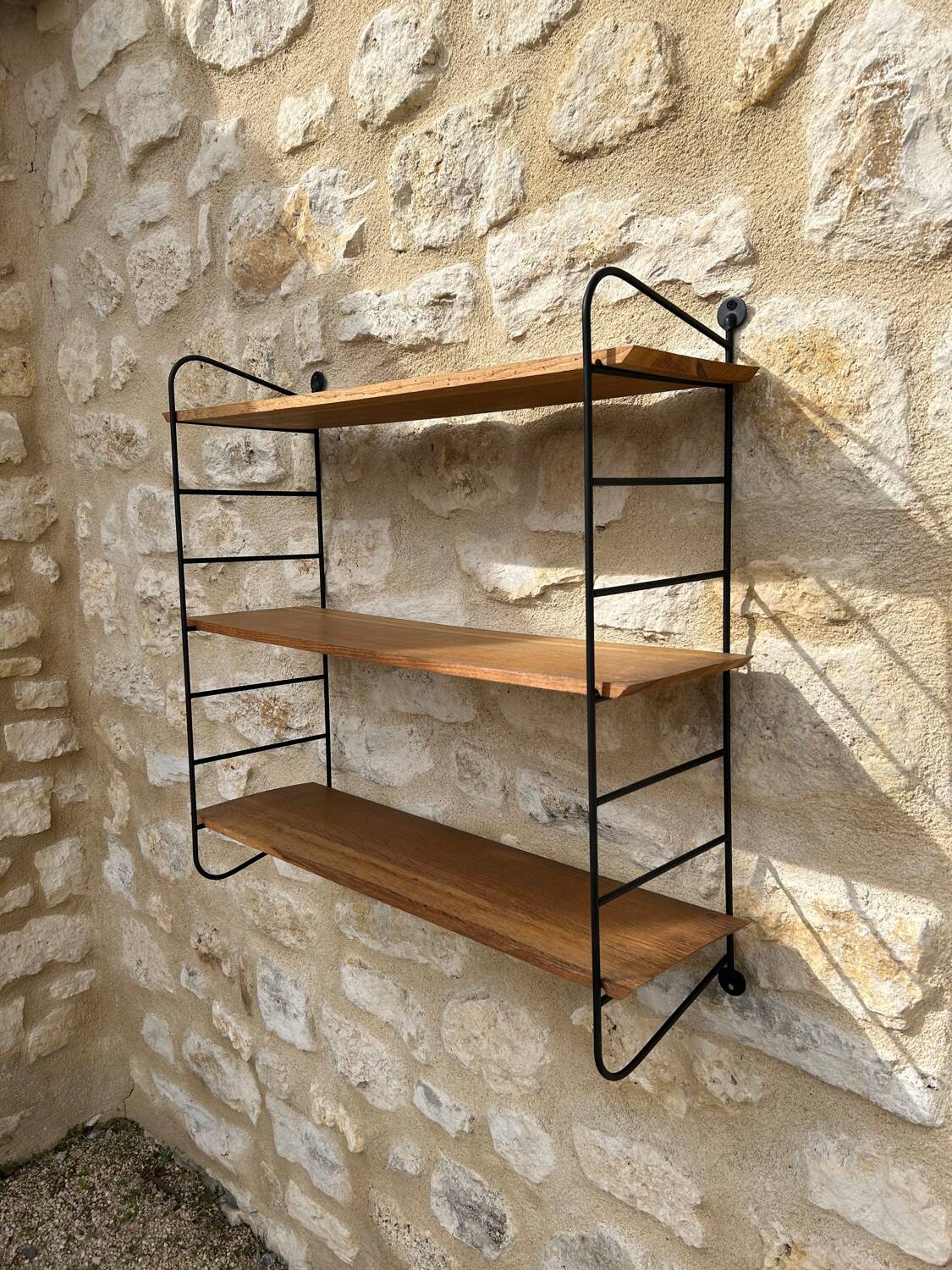 Thong shelf