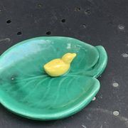 Empty pocket, duck soap dish on green barbotine leaf vintage