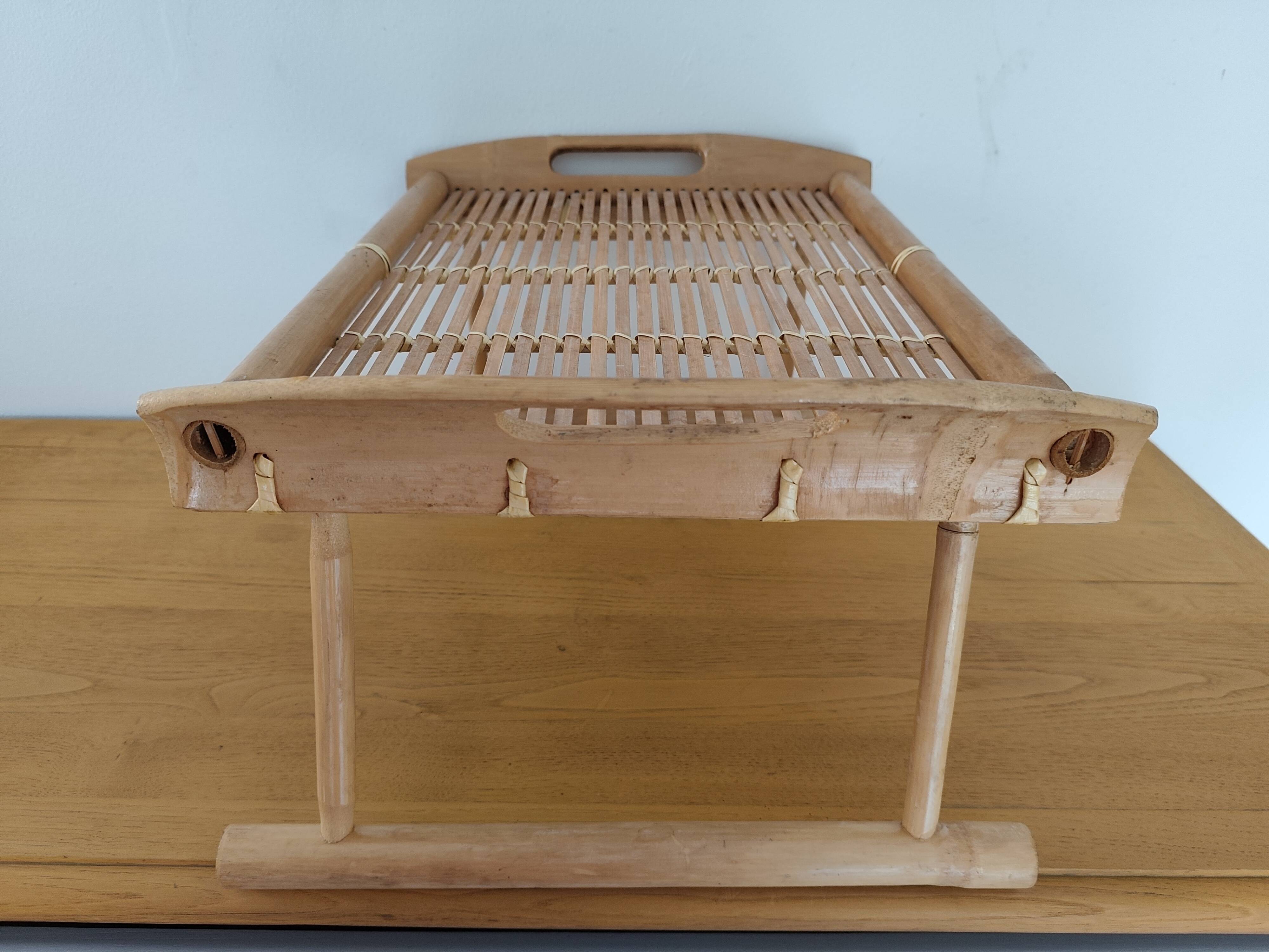 Folding bed tray