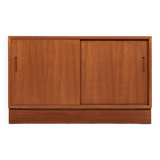 Midcentury Danish lowboard in teak with 2 sliding doors by Hundevad 1960s - 108cm