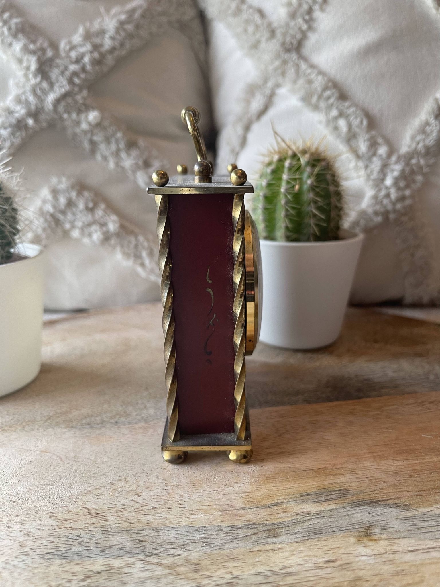 Old alarm clock to go back year 60 blessing west Germany in wood and metal