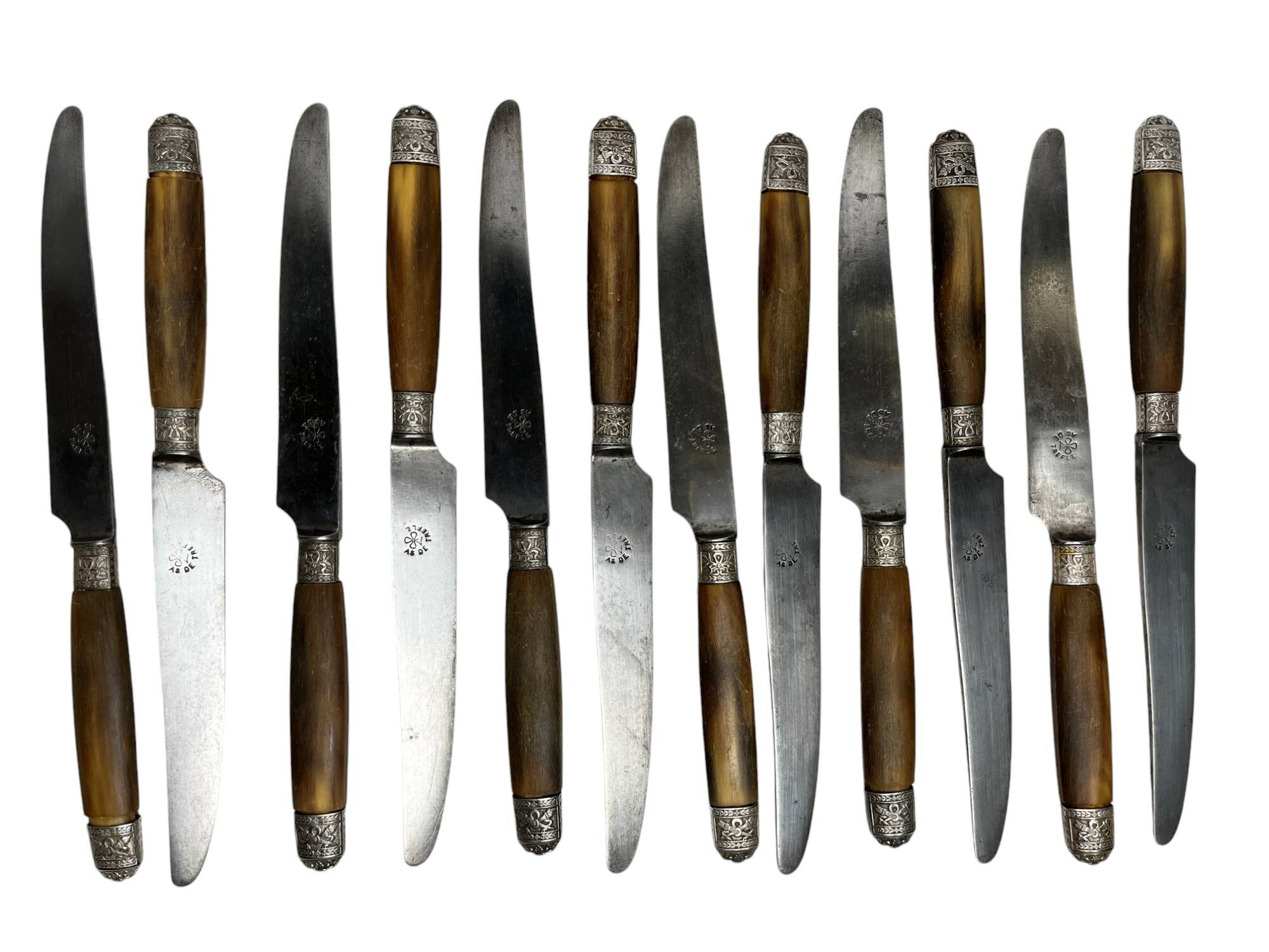12 Ace of Clubs knives with horn handle, silver-plated metal ferrule, late 19th century