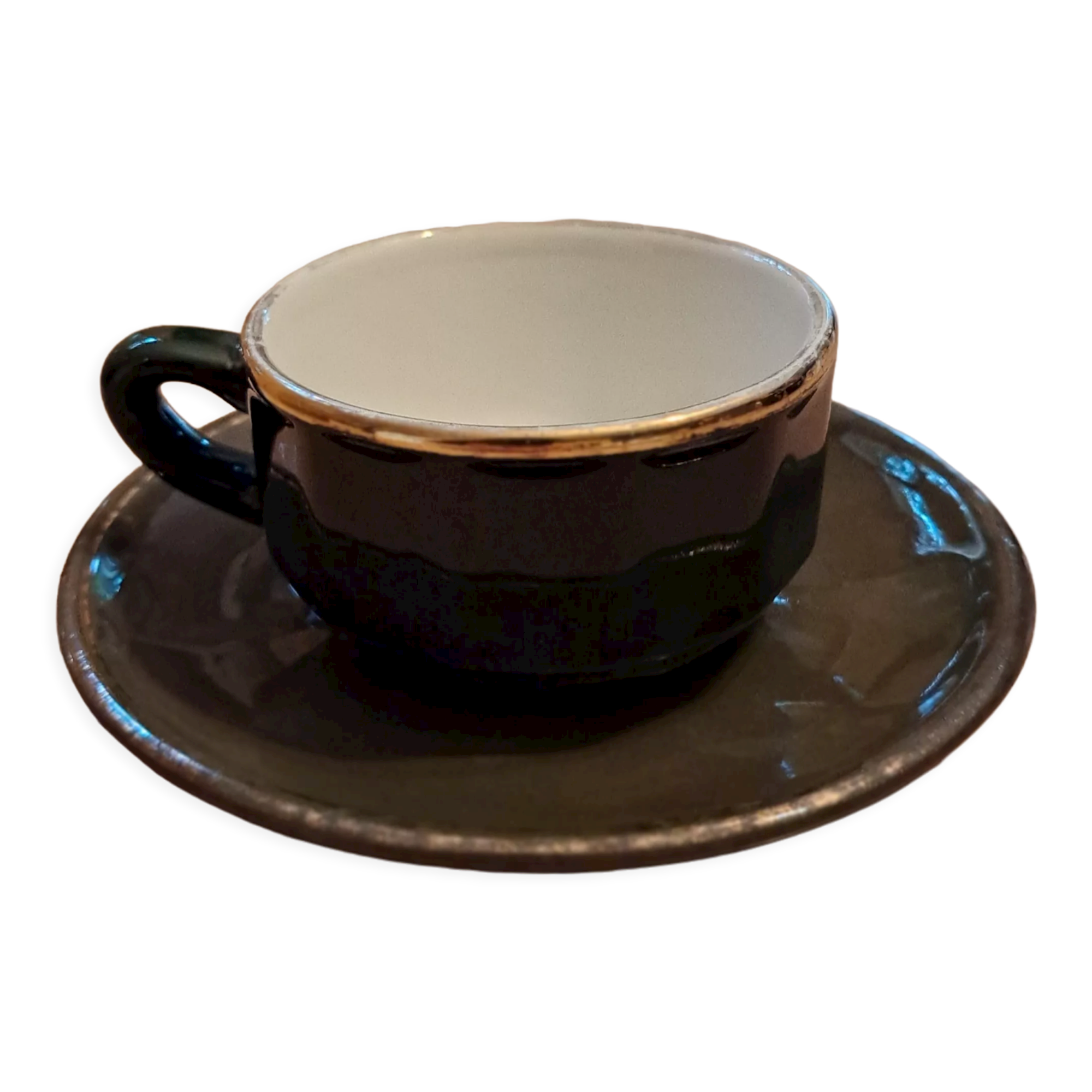 Green and gold coffee cups and sub-cups