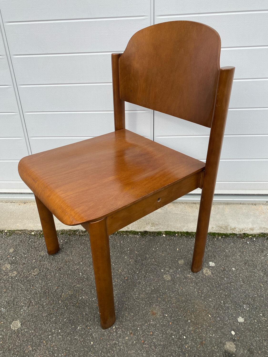 Série de 11 chaises brutaliste Allemagne empilable