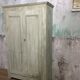 Armoire patine vieillie grège