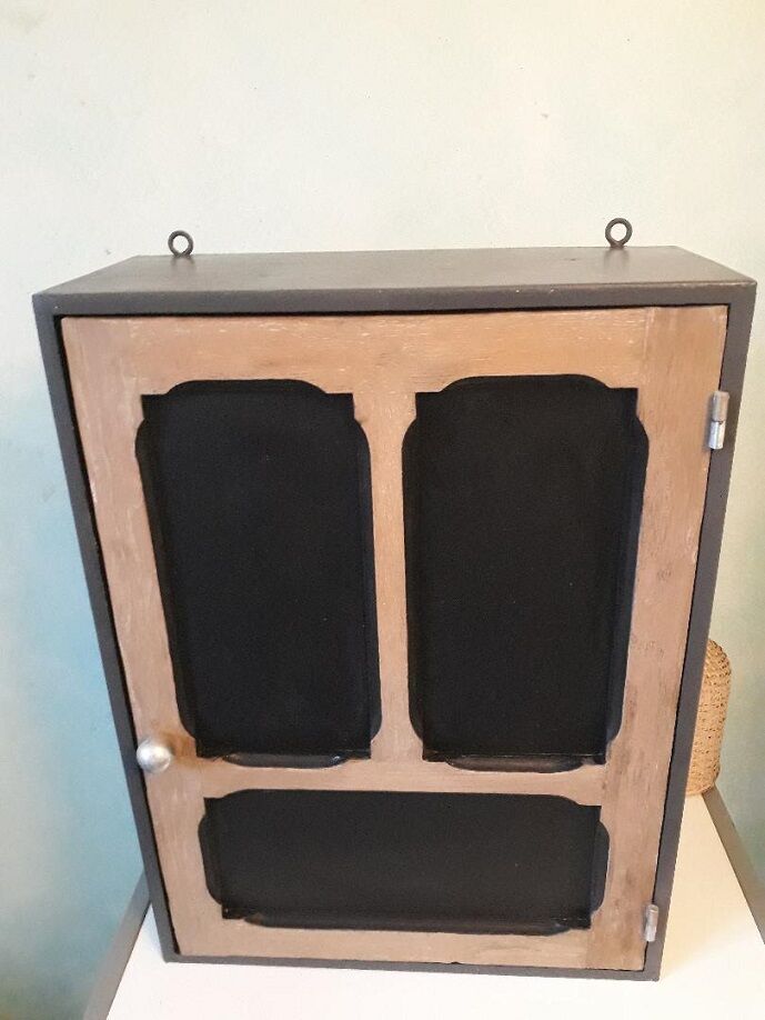 Old paris to suspend locker