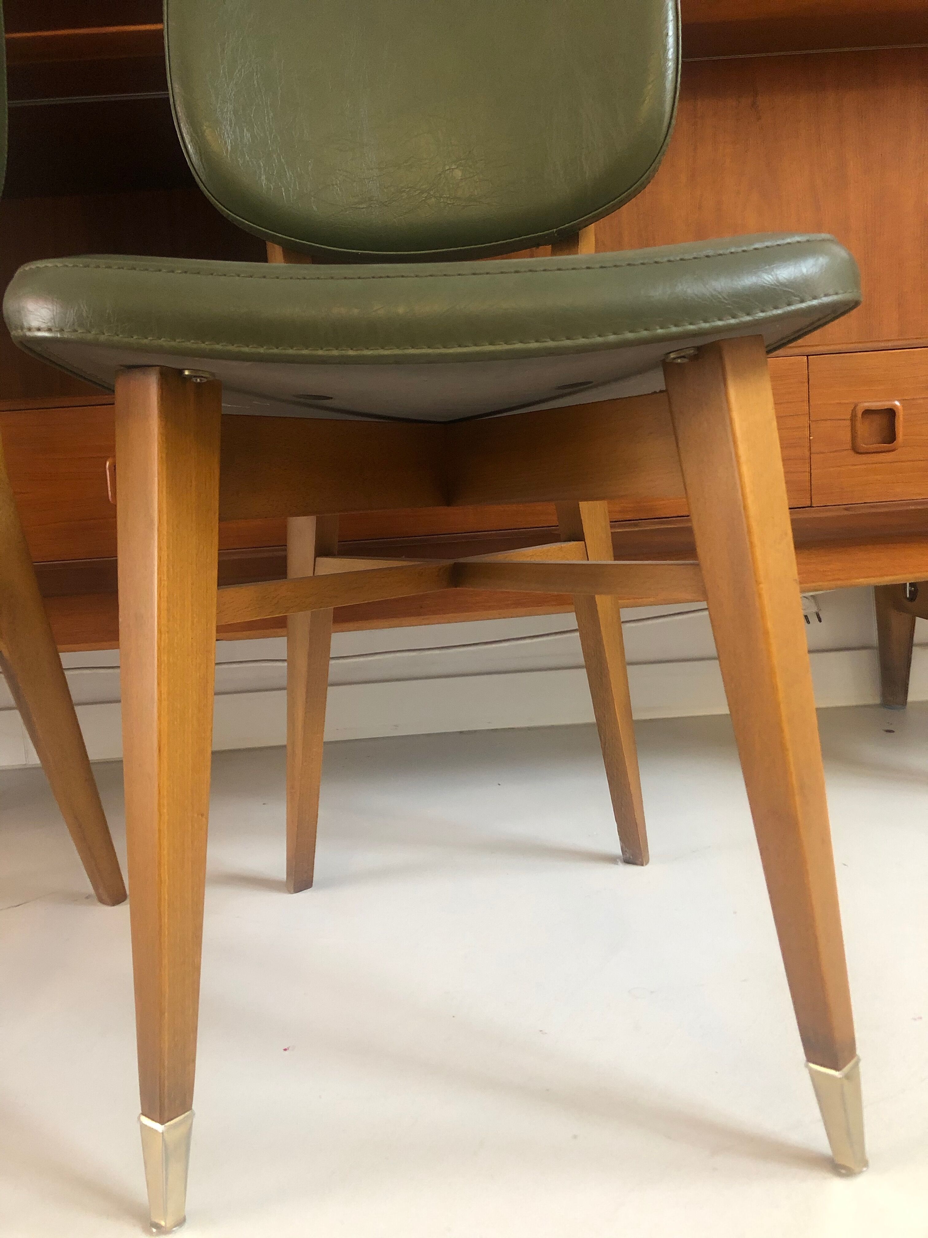 Lot de deux chaises vintage skai vert kaki