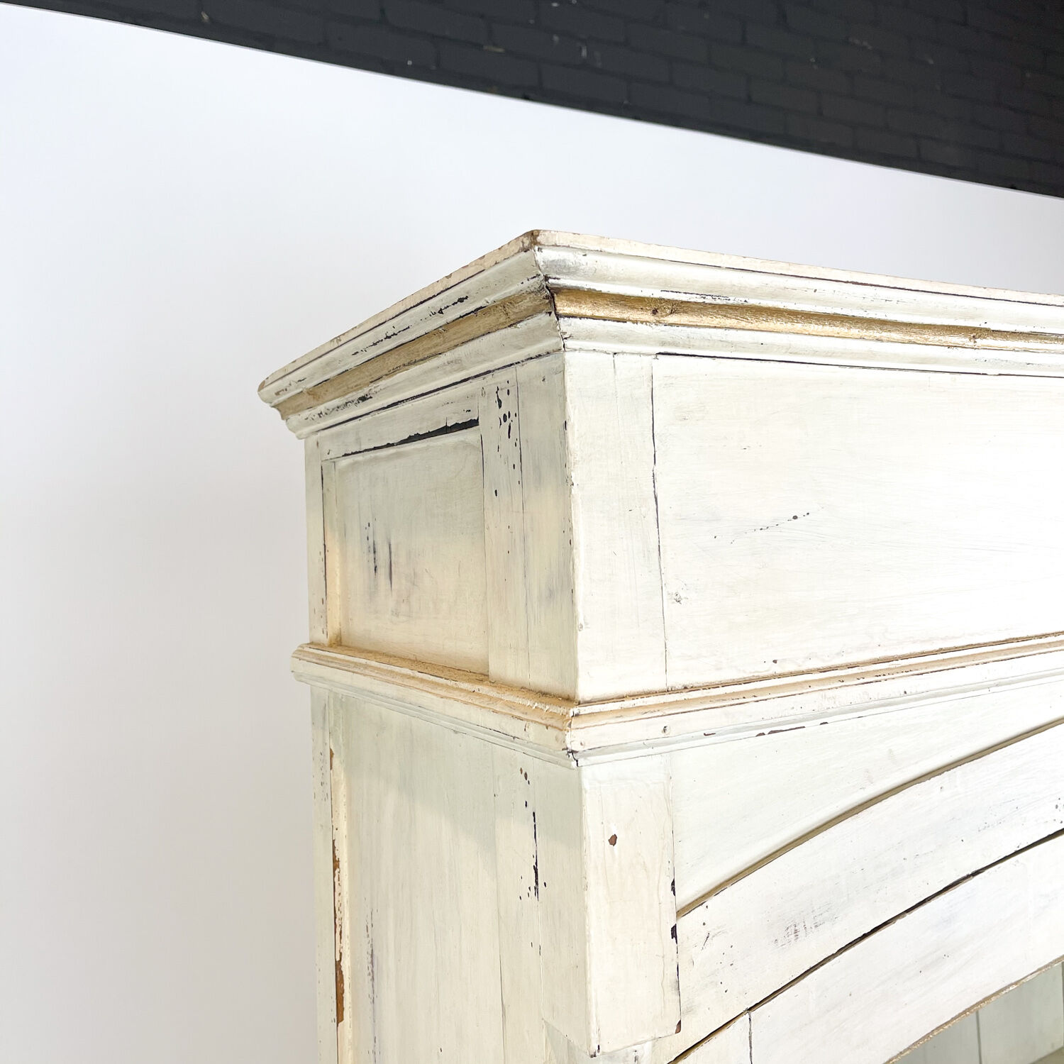 Vintage brocant White painted Kitchen display cabinet