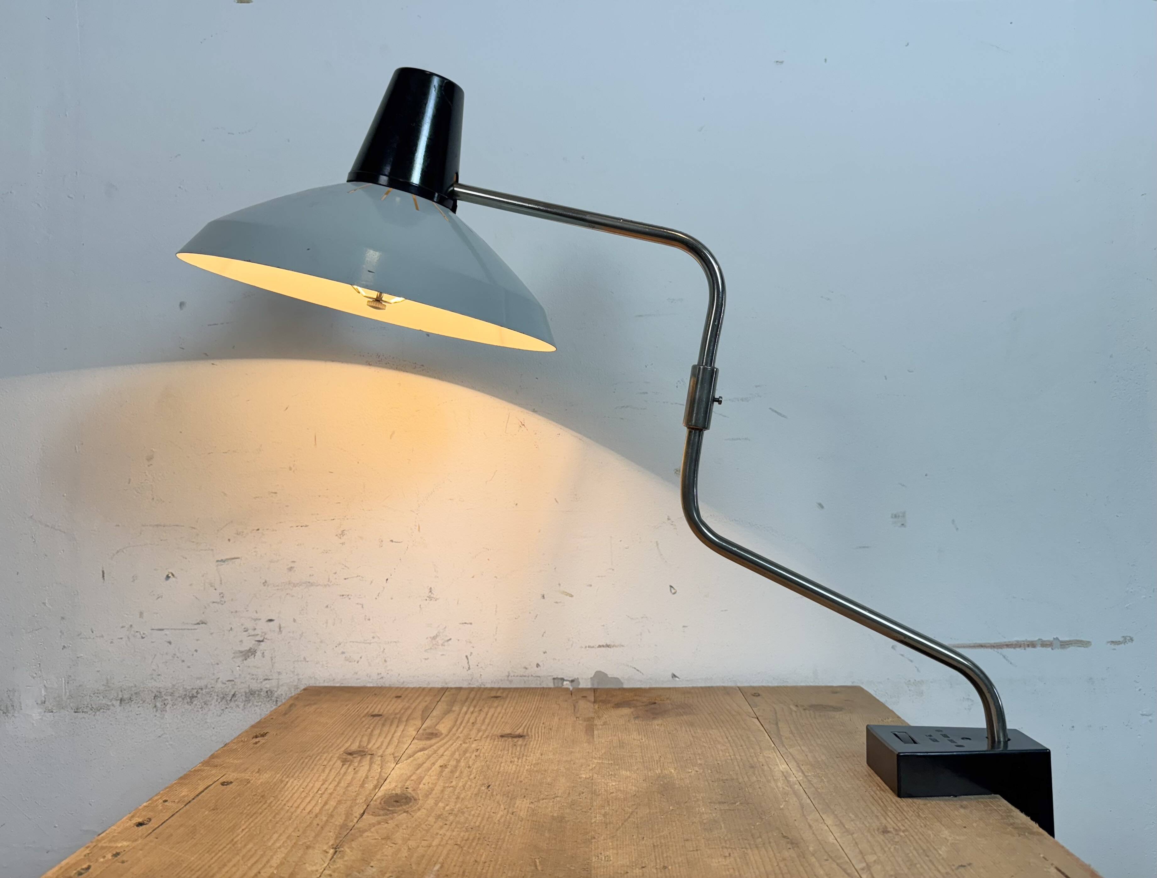 Lampe de bureau industrielle grise d'Elektrosvit, années 1970